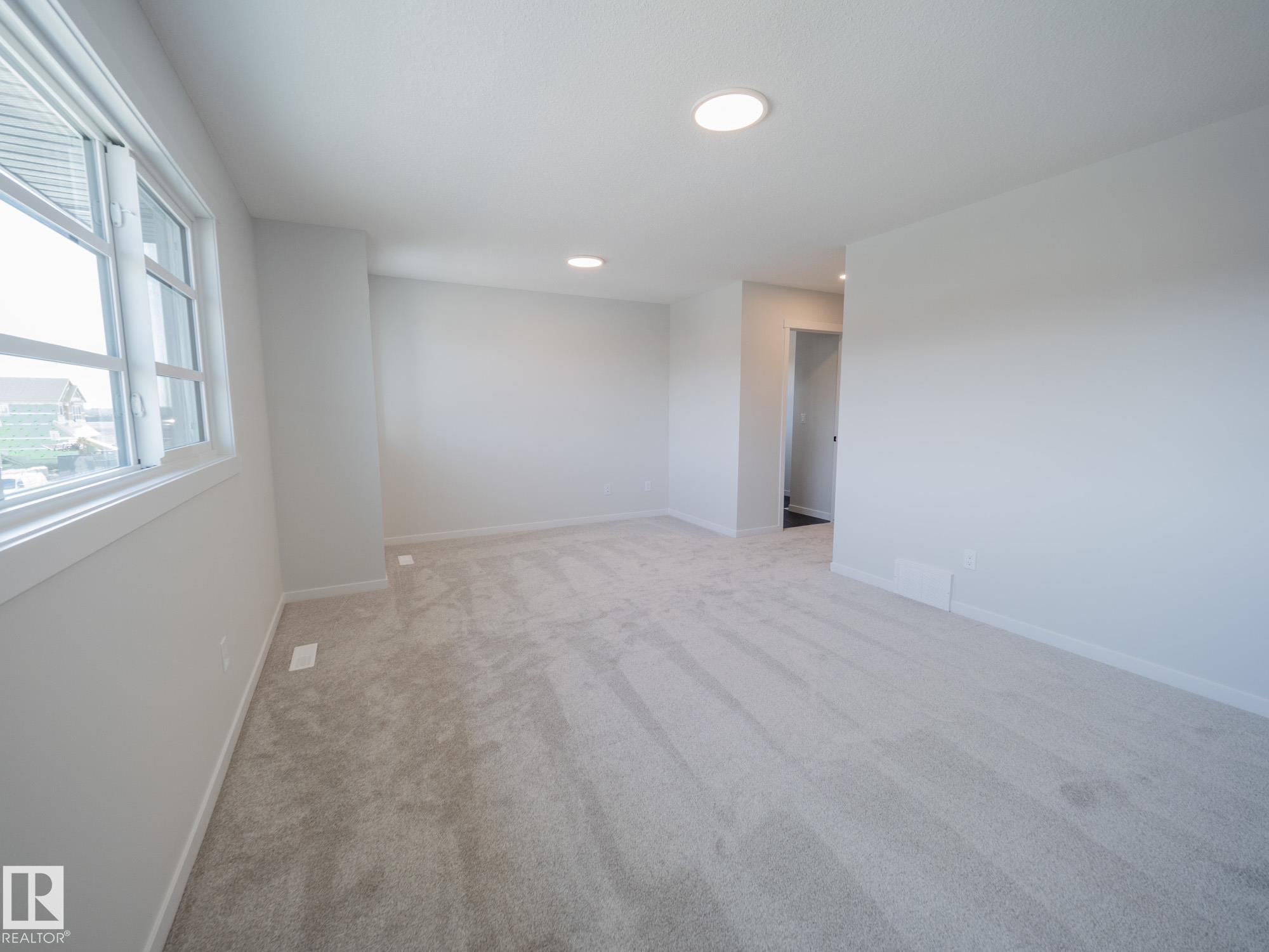 Photo 27 at 947 18 Avenue NW, Aster, Edmonton