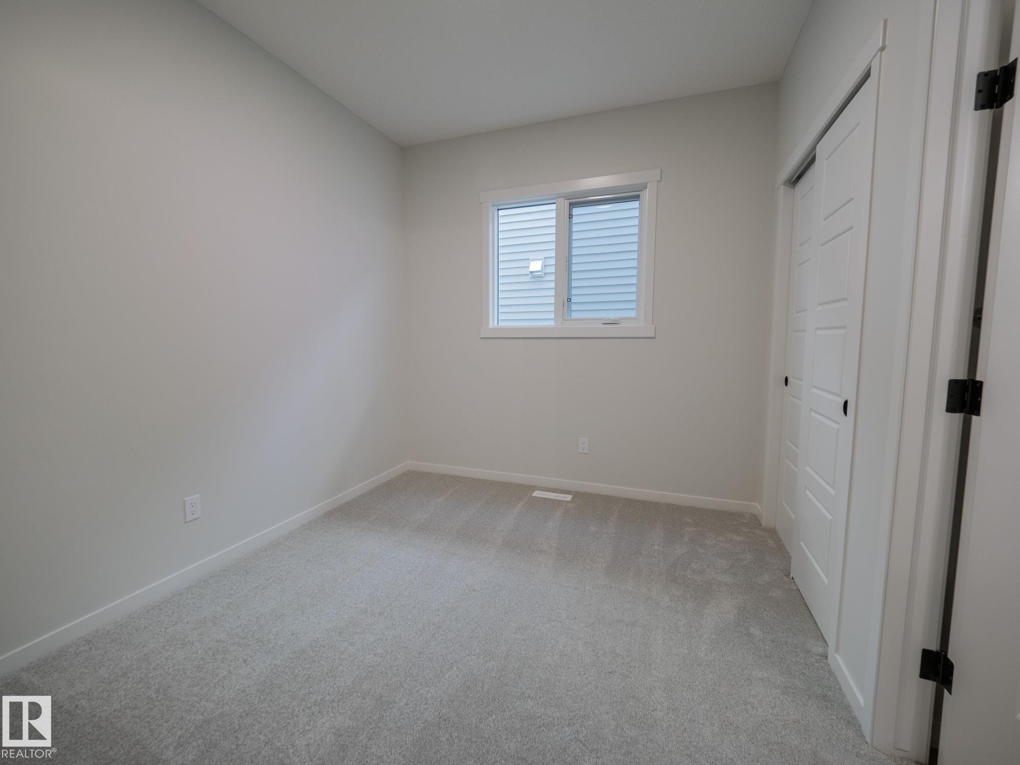Photo 7 at 947 18 Avenue NW, Aster, Edmonton