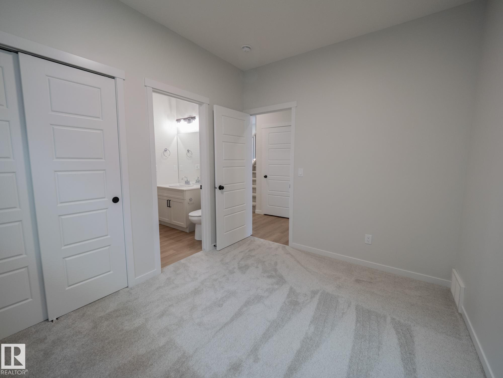 Photo 8 at 947 18 Avenue NW, Aster, Edmonton