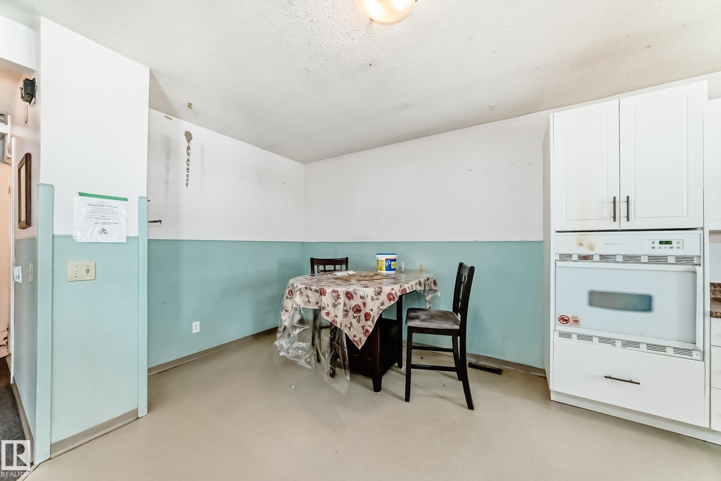 Photo 12 at 1591 Knottwood Road N NW, Ekota, Edmonton