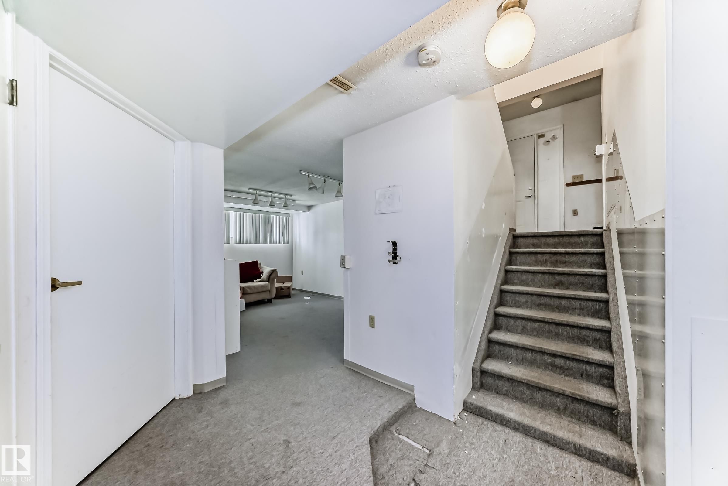 Photo 33 at 1591 Knottwood Road N NW, Ekota, Edmonton