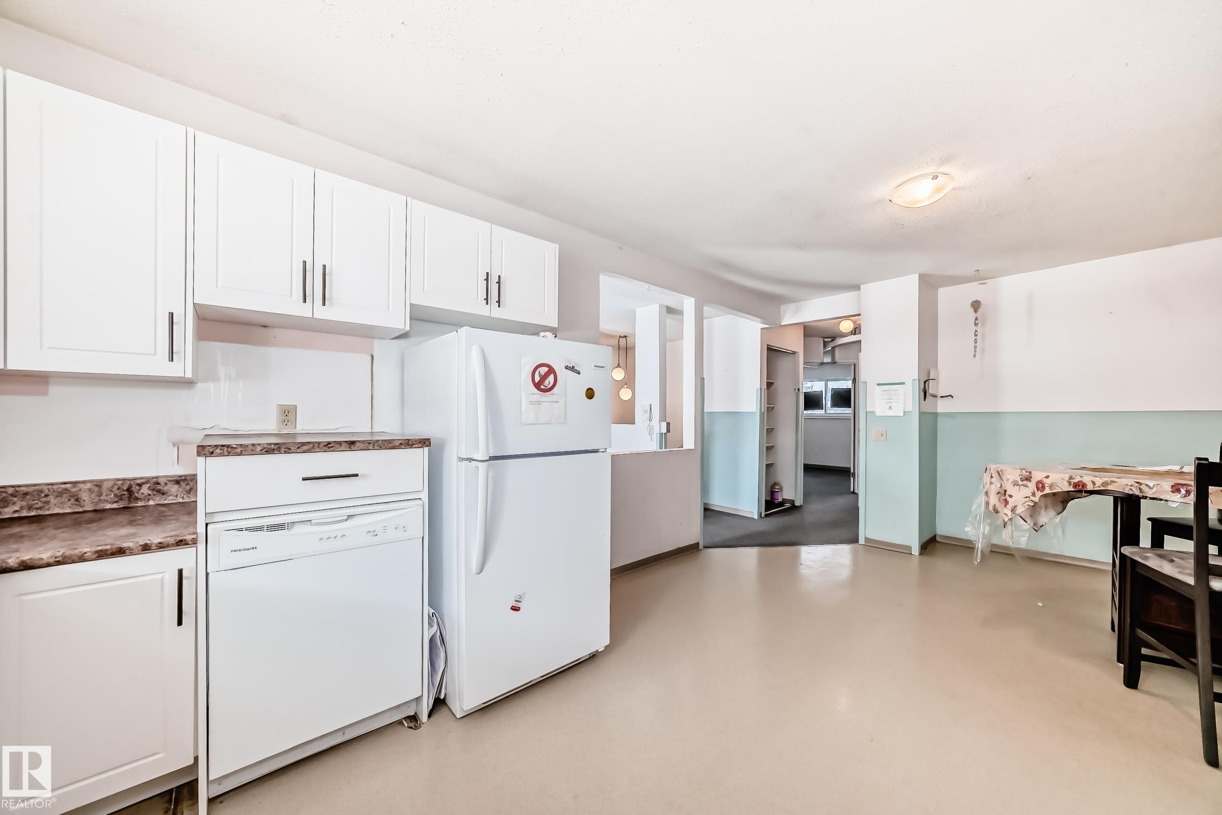 Photo 9 at 1591 Knottwood Road N NW, Ekota, Edmonton