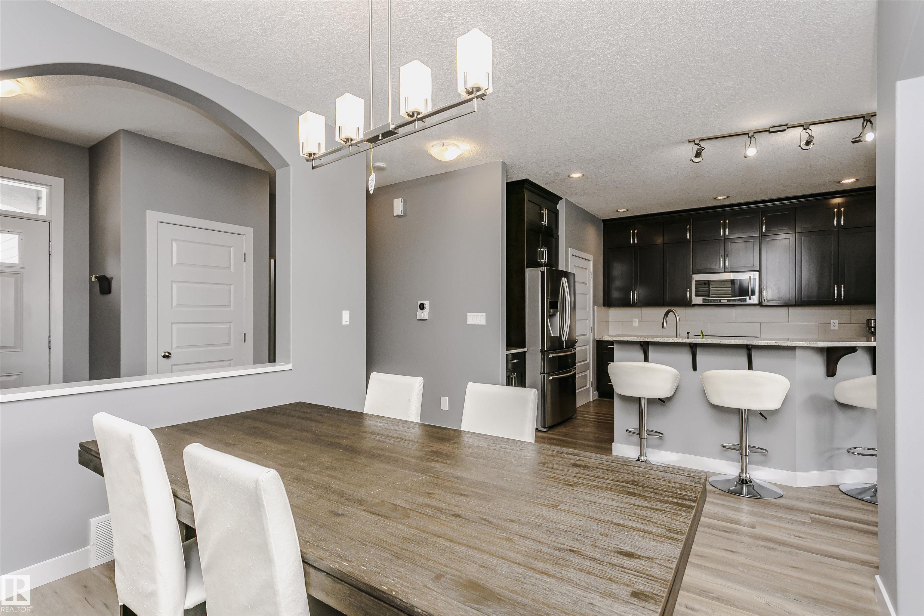 https://zimg.paragon.ice.com/ParagonImages/Property/PM/RAE/225395868/10/0/0/585f012635d5de85c405b62d16d29bc2/1/b45a0679a868aaa8de31758dc3bea9a0/225395868-d7beb492-9b9f-4720-a6f5-8bd0d2f3245e.JPG