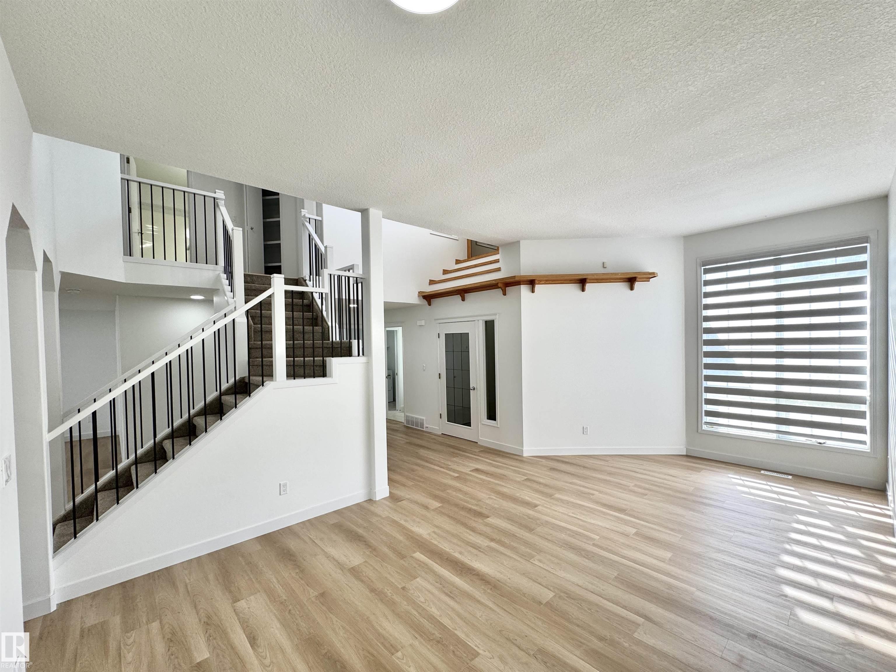 Photo 11 at 2908 44a Avenue NW, Larkspur, Edmonton