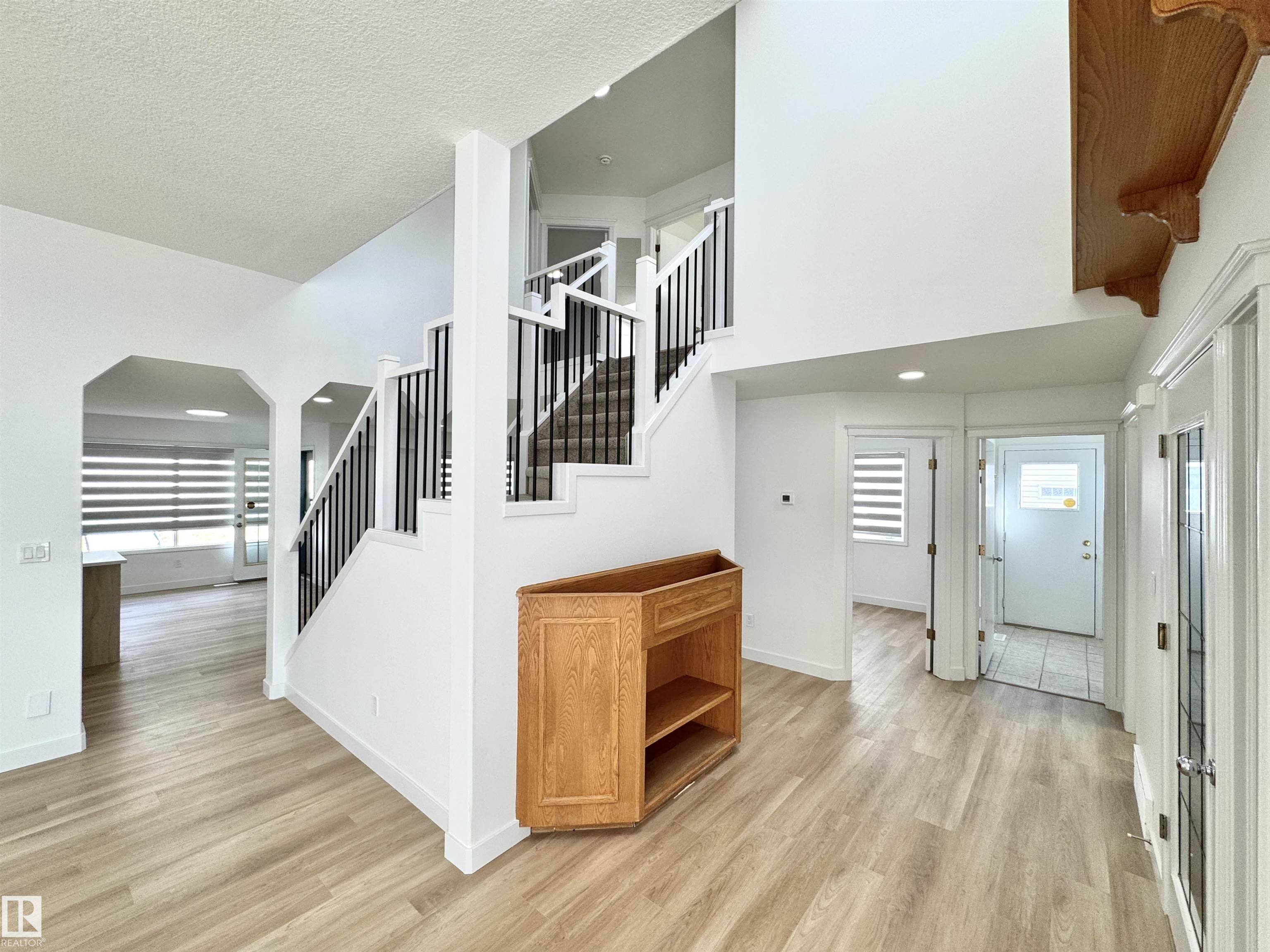 Photo 8 at 2908 44a Avenue NW, Larkspur, Edmonton