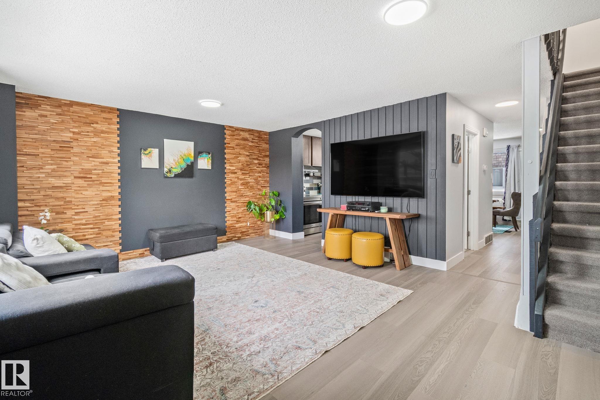 209 Village On The Green green NW, York, Edmonton