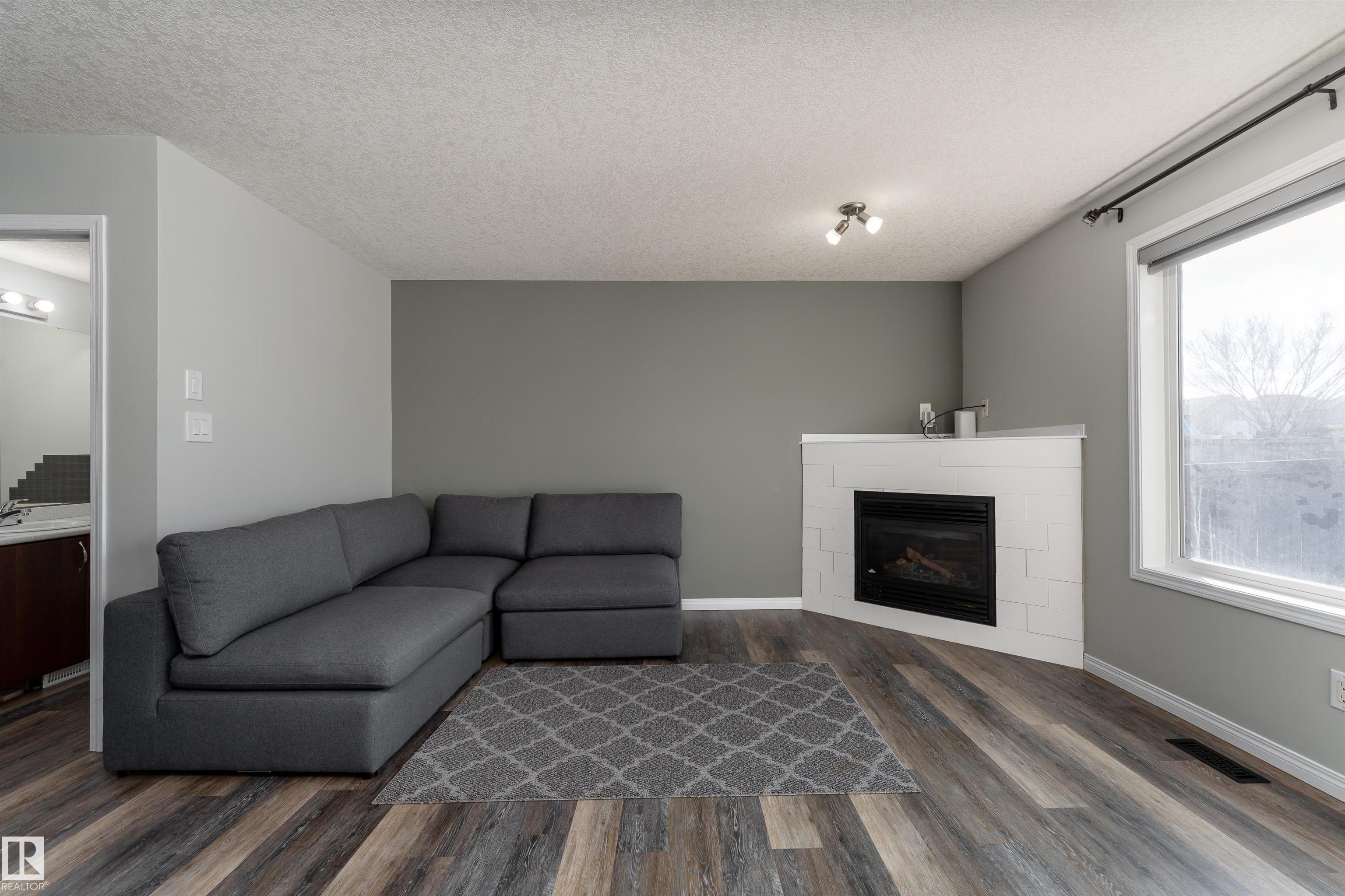 Photo 11 at 5911 8 Avenue SW, Charlesworth, Edmonton