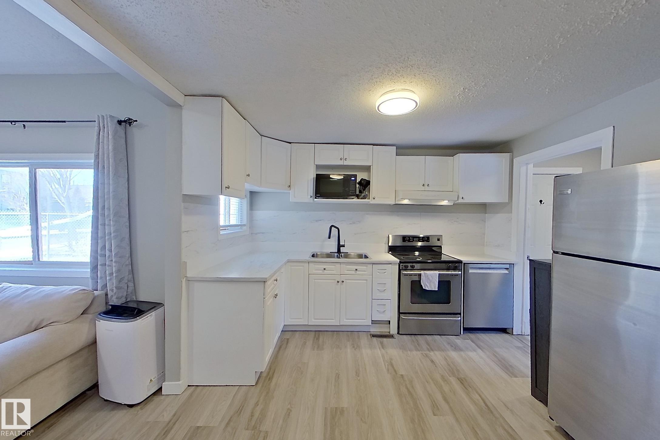 Photo 10 at 9328 106a Avenue NW, Mccauley, Edmonton