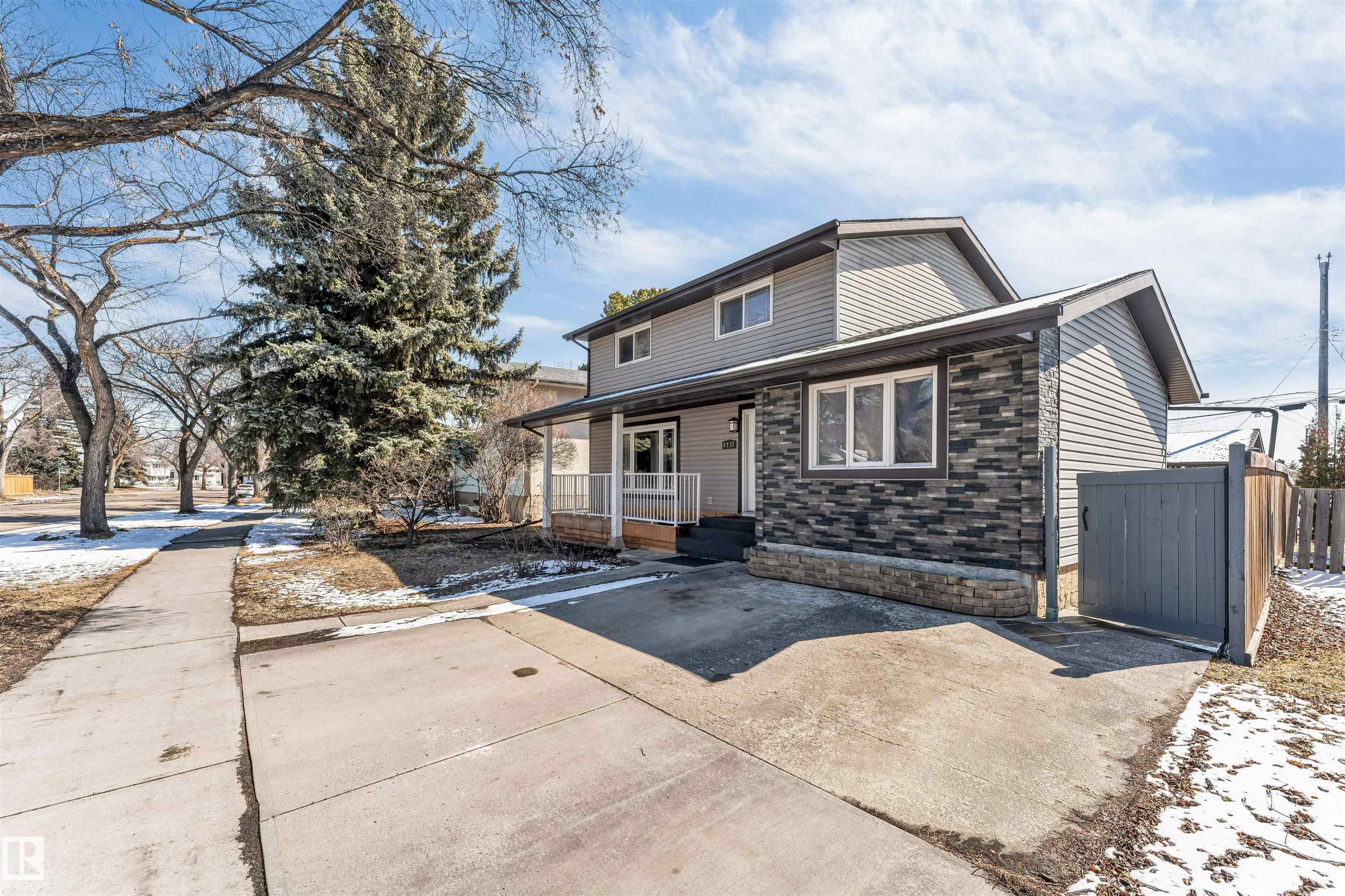 9217 168 Street NW, West Meadowlark Park, Edmonton