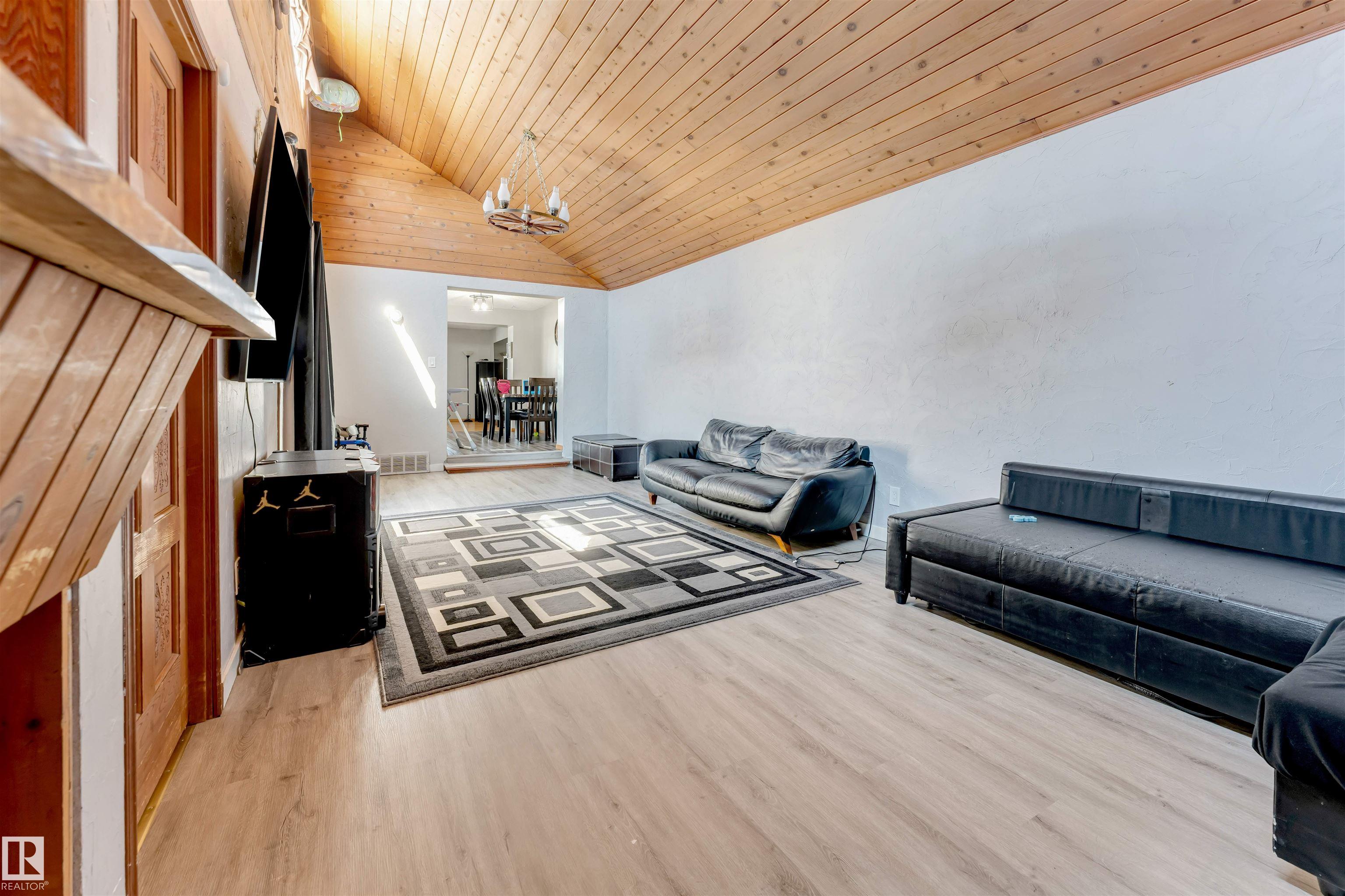 Photo 21 at 9217 168 Street NW, West Meadowlark Park, Edmonton