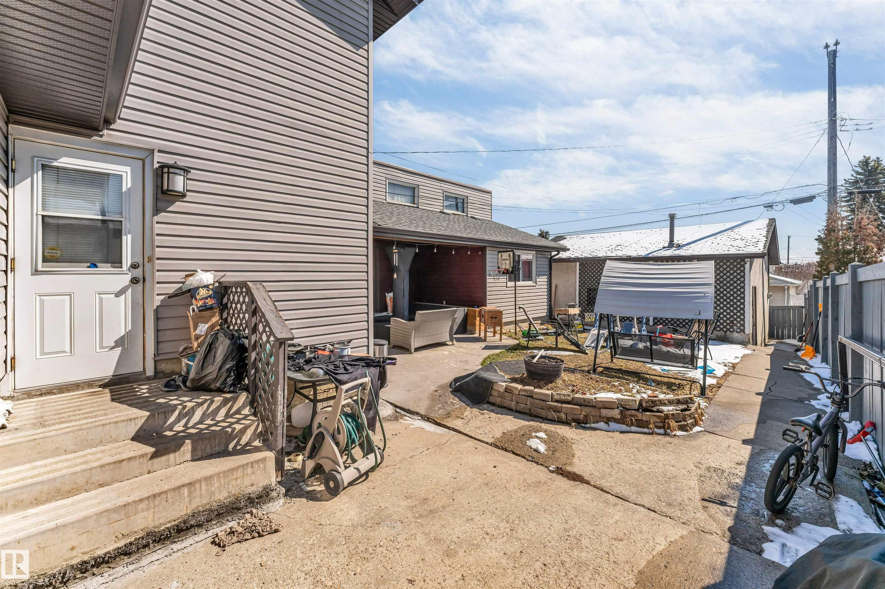 9217 168 Street NW, West Meadowlark Park, Edmonton