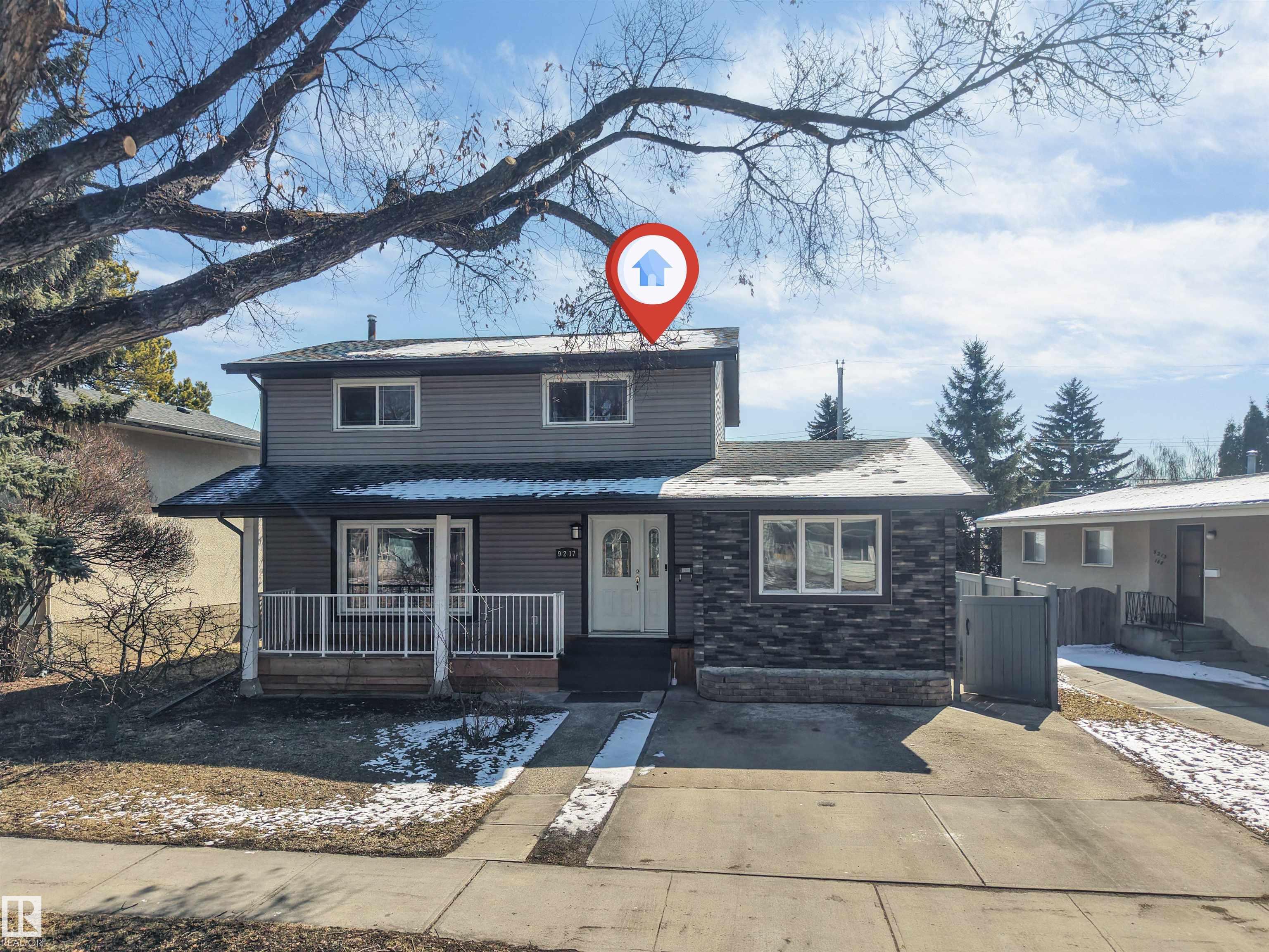 Photo 7 at 9217 168 Street NW, West Meadowlark Park, Edmonton