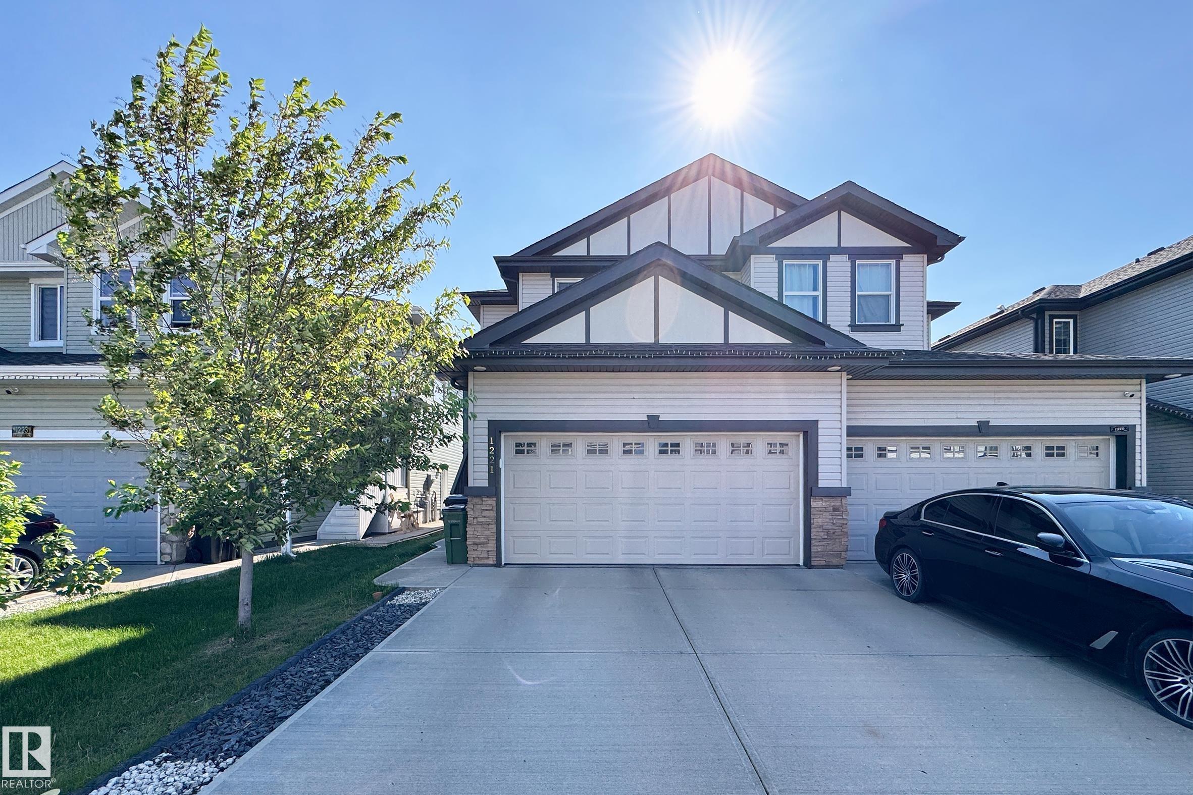 1221 27 Street NW, Laurel, Edmonton