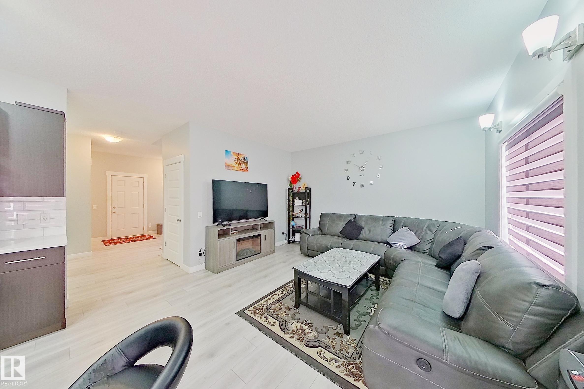 1221 27 Street NW, Laurel, Edmonton