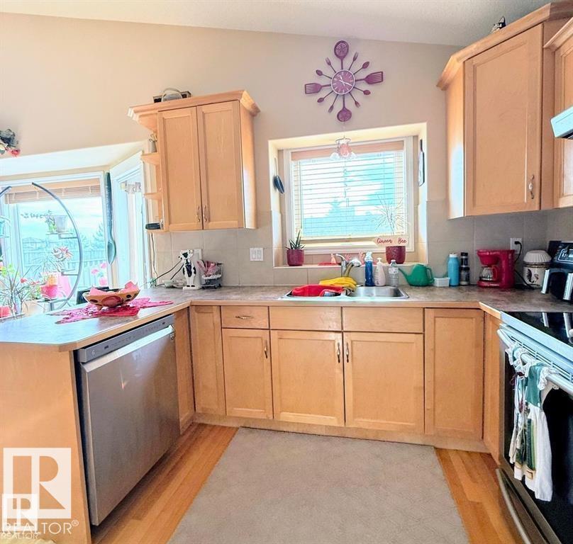 Photo 9 at 16832 79 Street NW, Schonsee, Edmonton