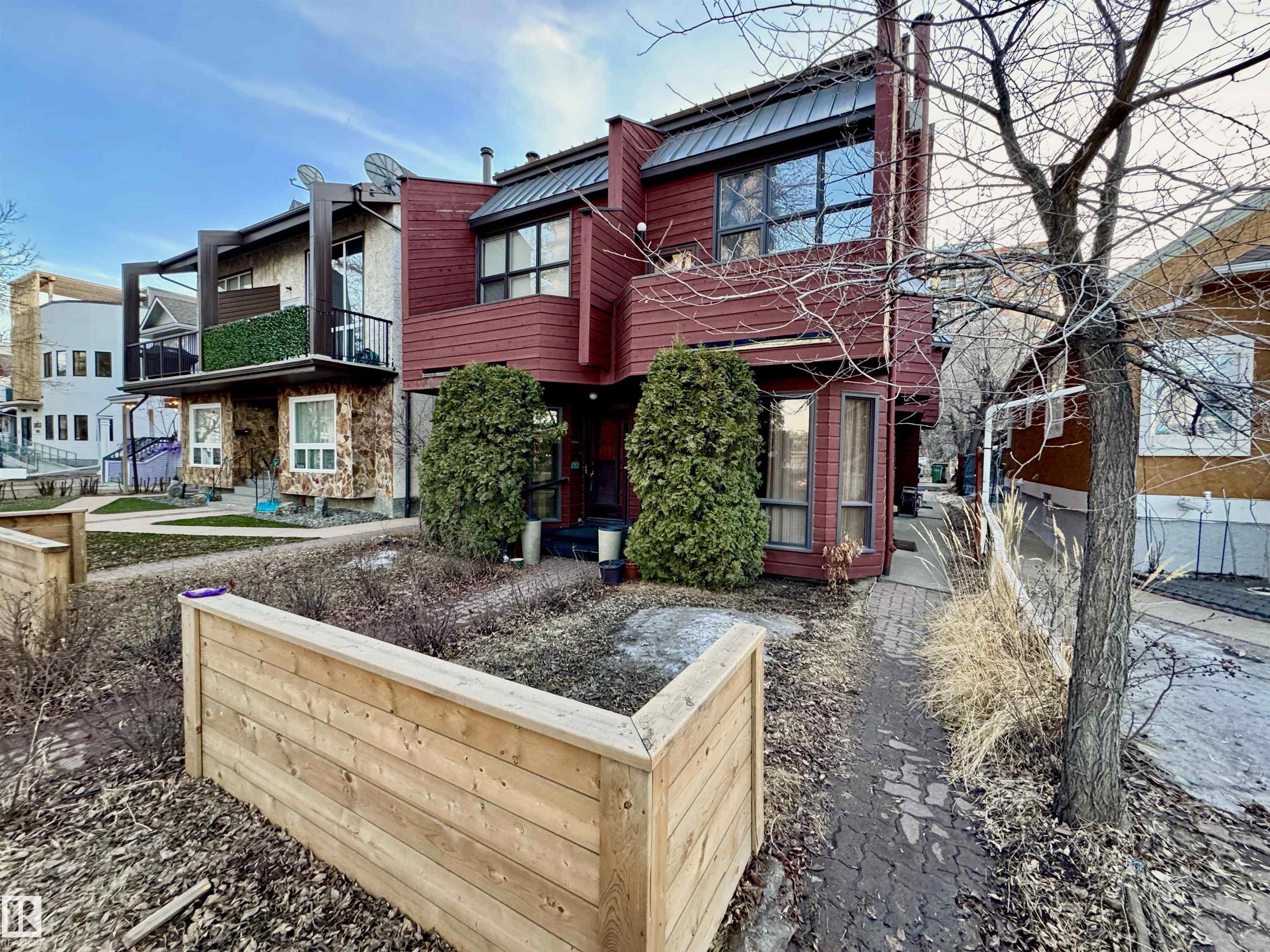 10346A 121 Street NW, Wîhkwêntôwin, Edmonton