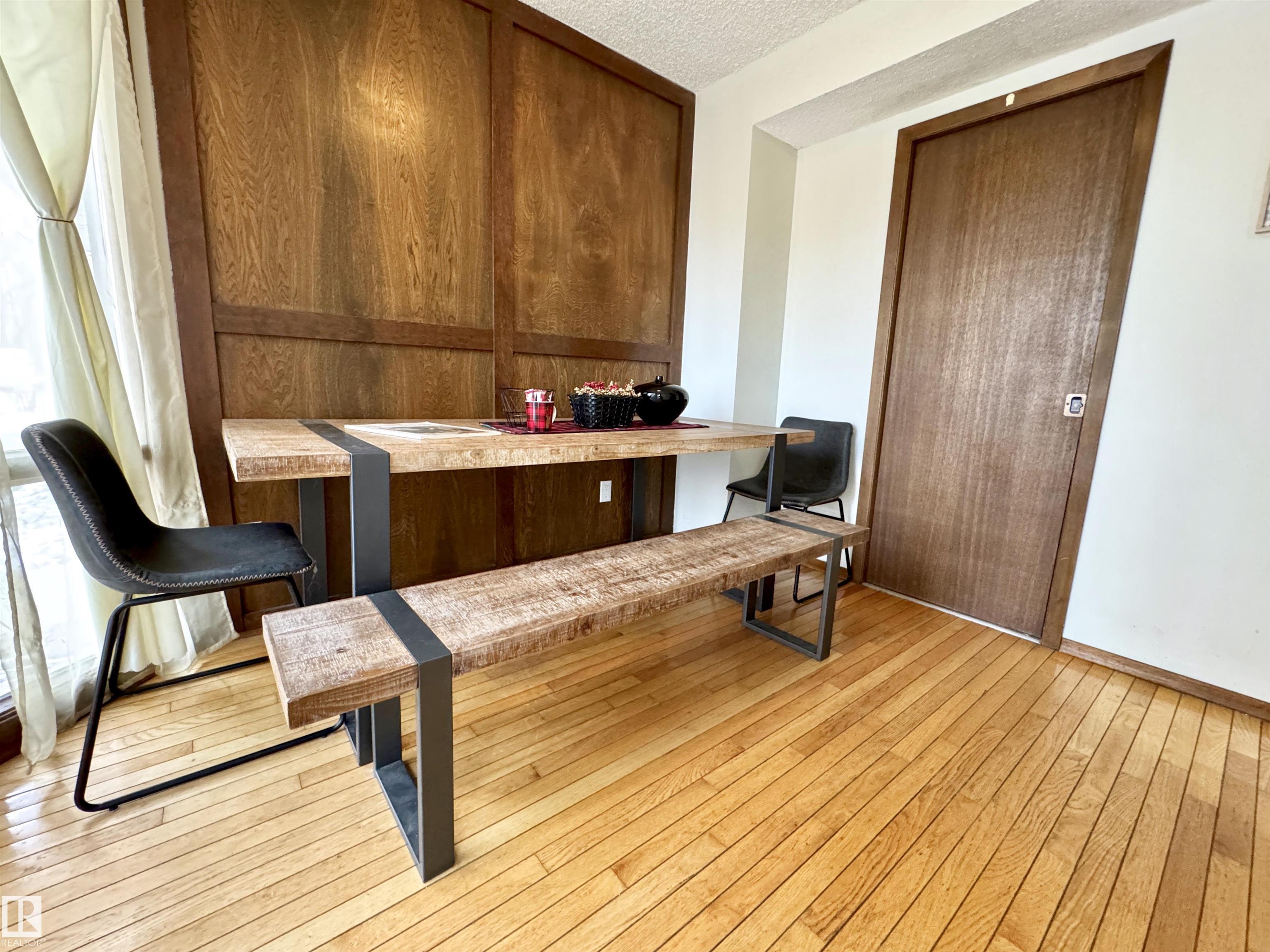 10346A 121 Street NW, Wîhkwêntôwin, Edmonton