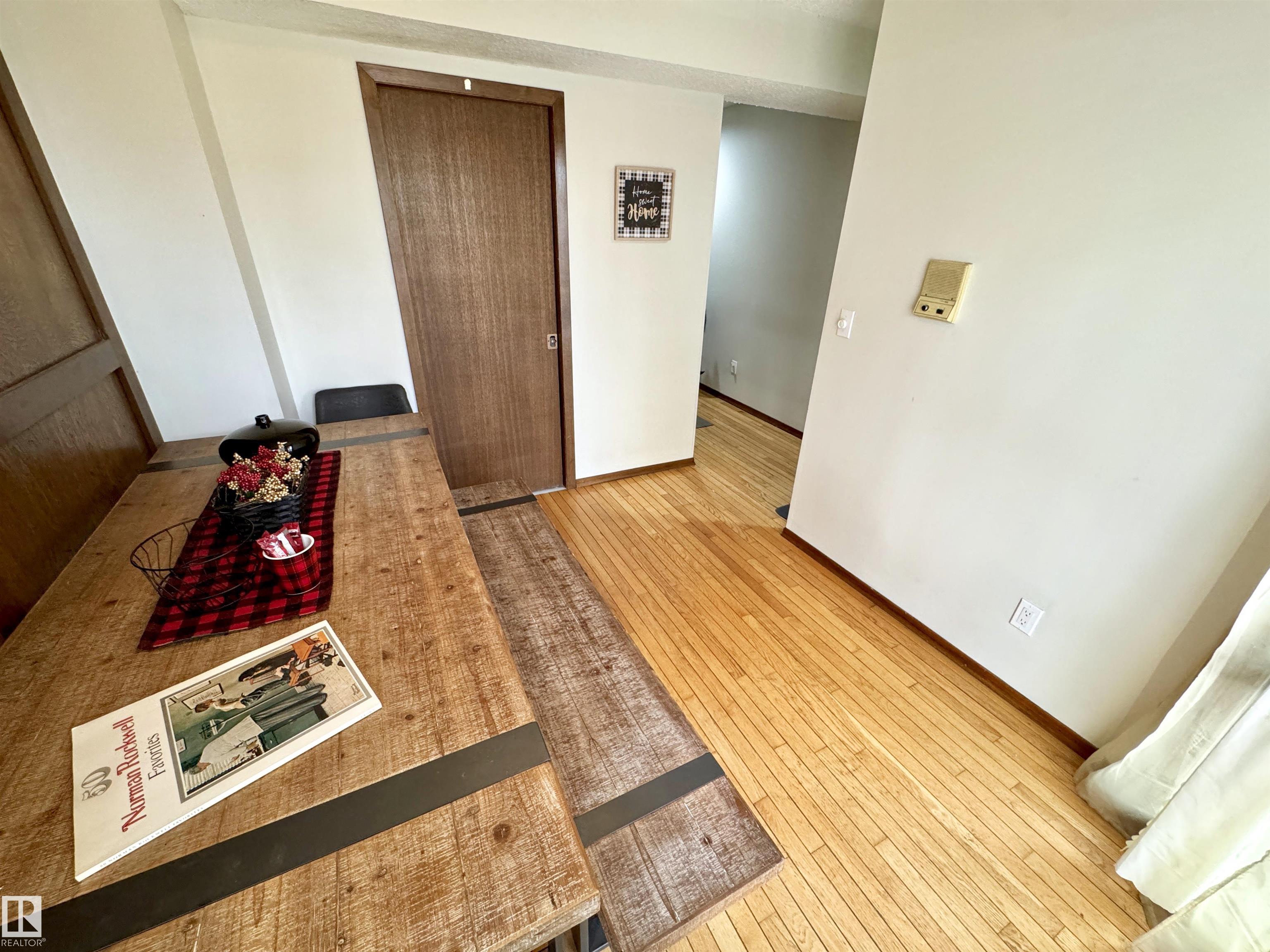 10346A 121 Street NW, Wîhkwêntôwin, Edmonton