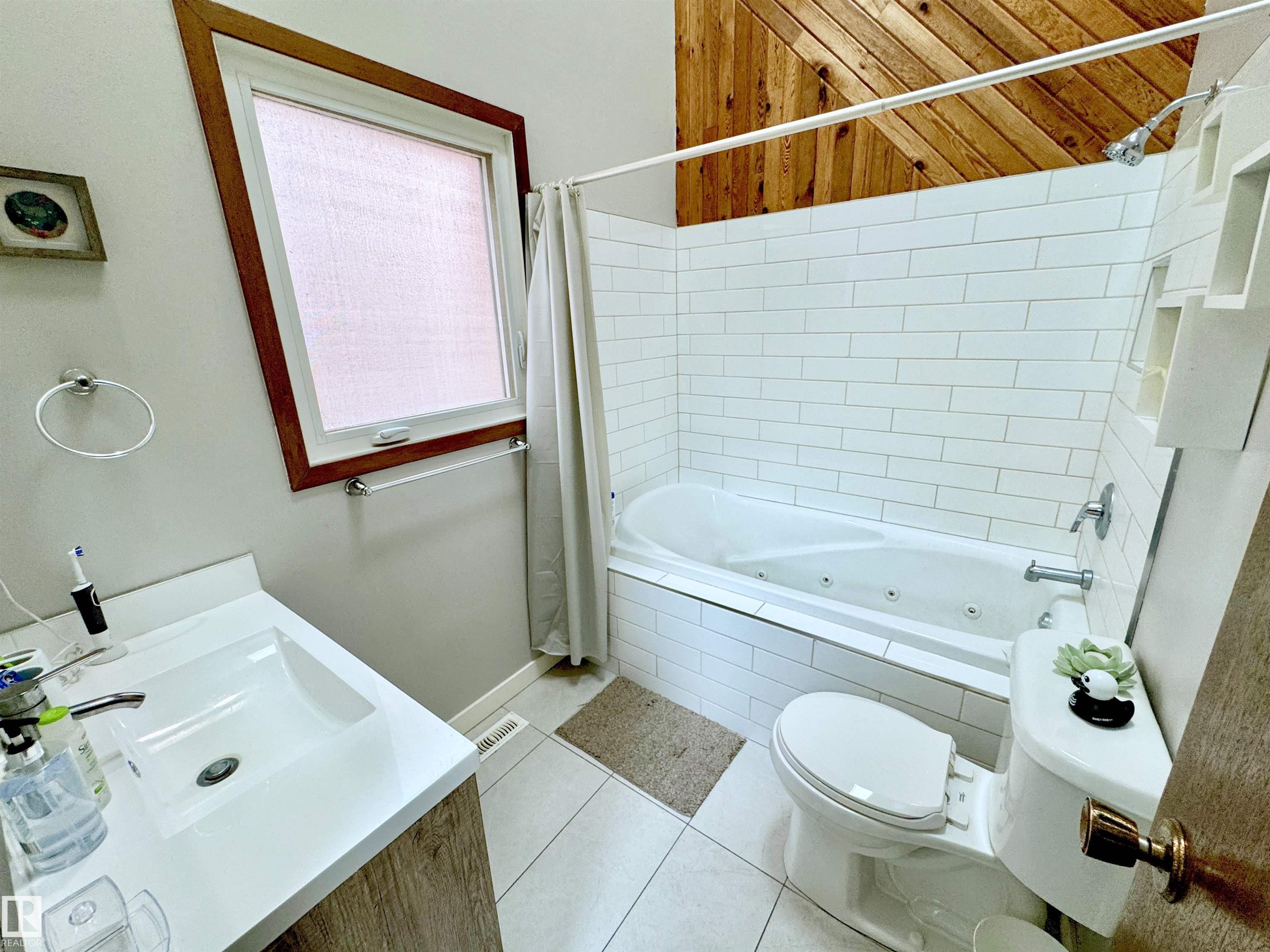 Photo 59 at 10346A 121 Street NW, Wîhkwêntôwin, Edmonton