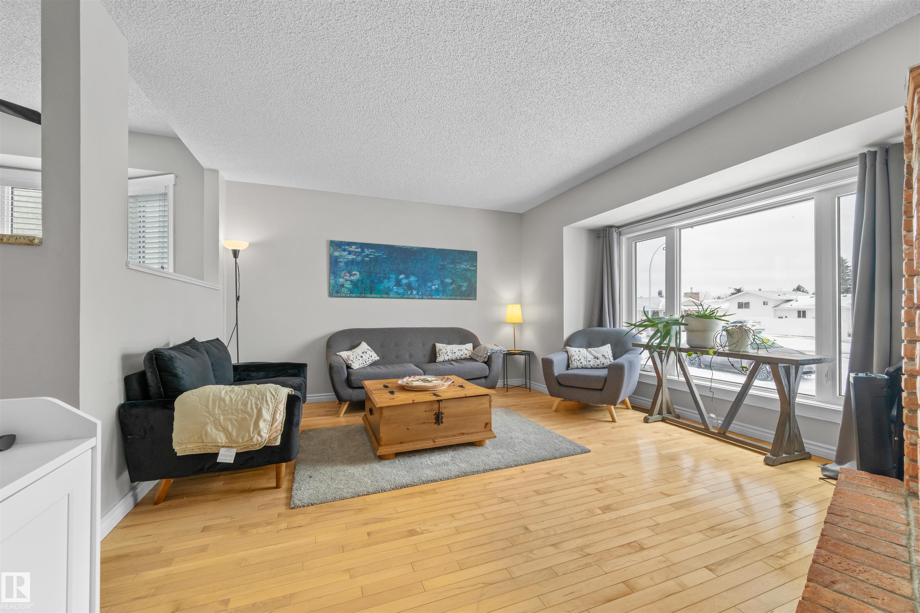 1127 36 Street NW, Crawford Plains, Edmonton