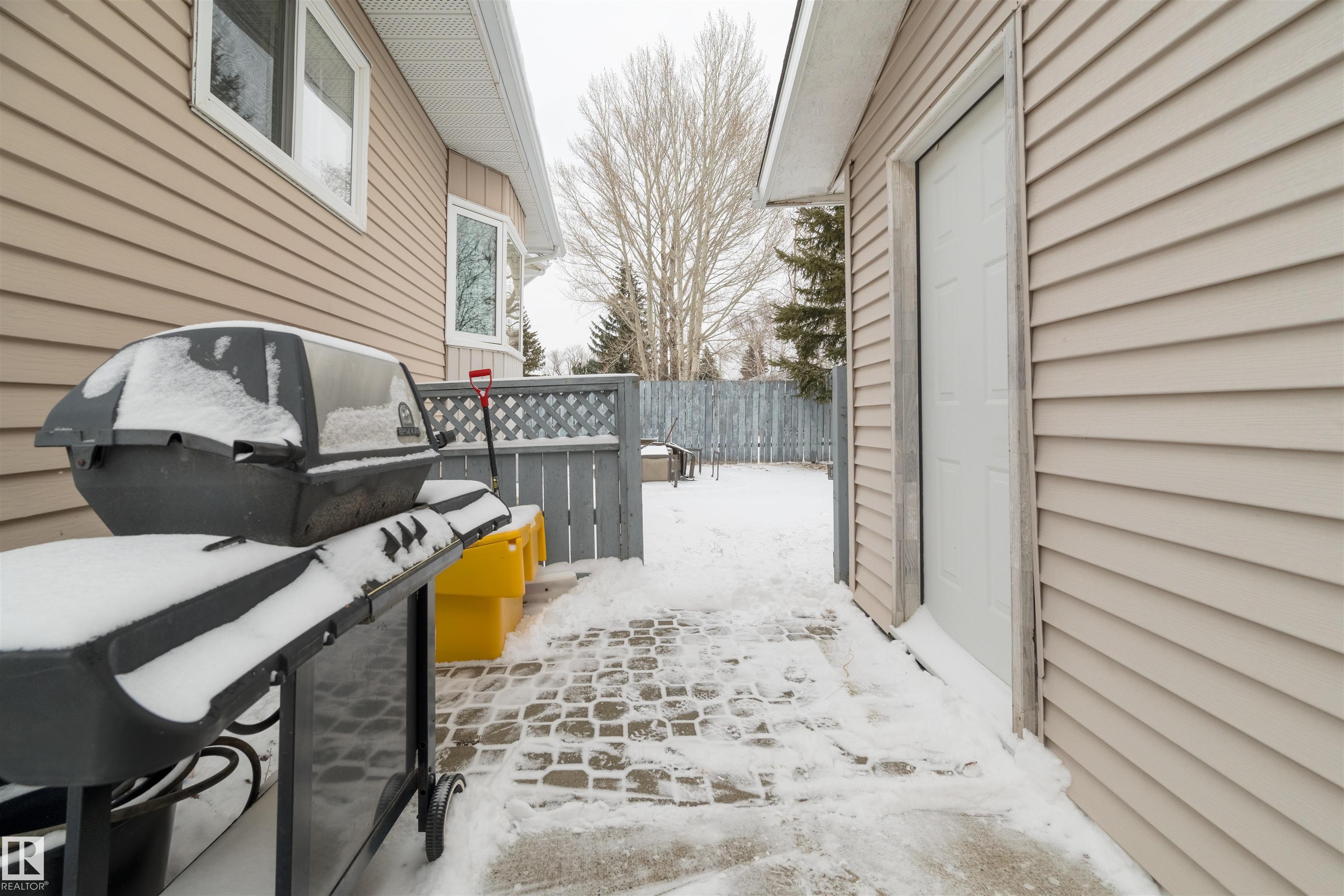 Photo 31 at 1127 36 Street NW, Crawford Plains, Edmonton