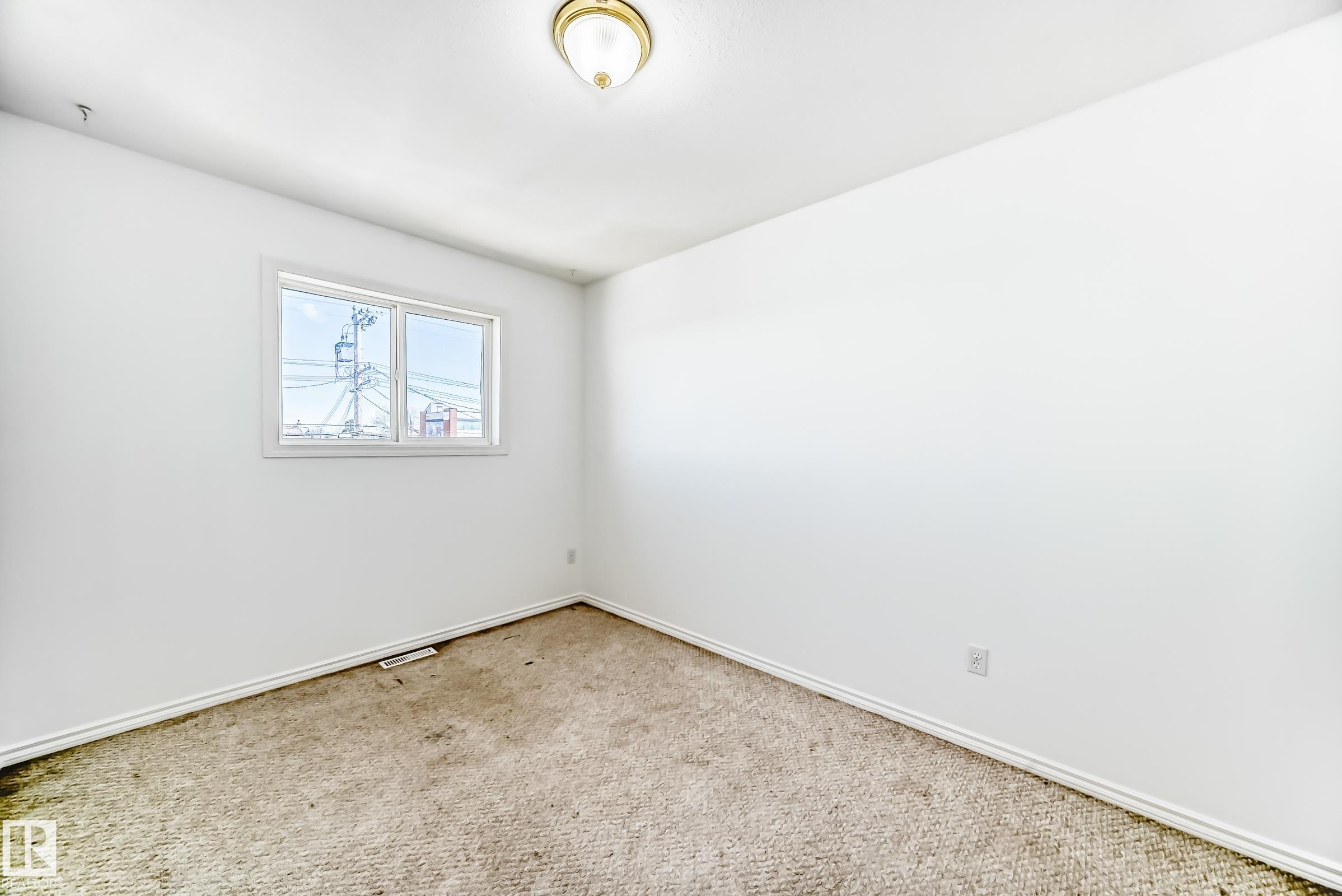 Photo 22 at 11727 83 Street NW, Parkdale, Edmonton