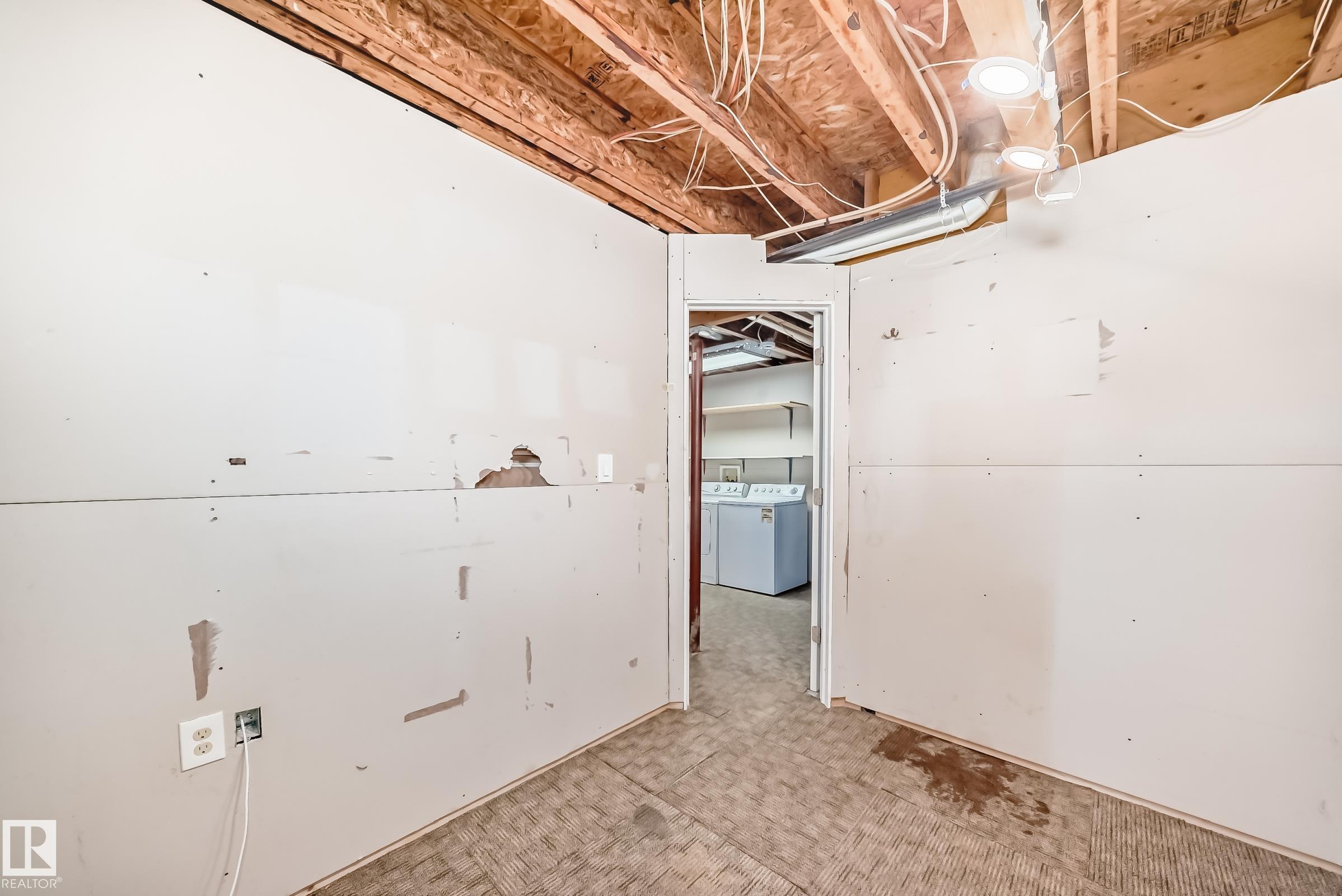 Photo 32 at 11727 83 Street NW, Parkdale, Edmonton