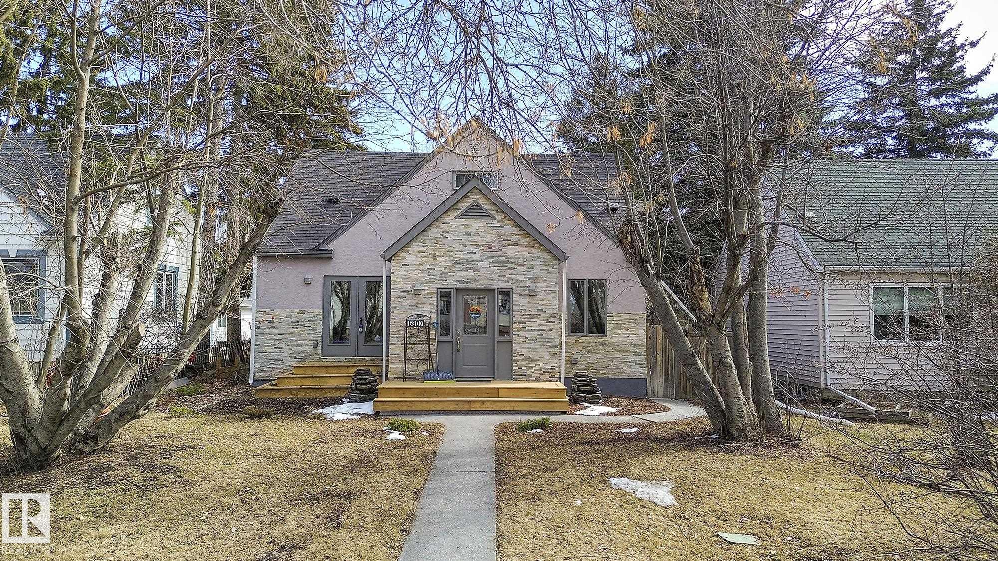 6807 112a Street NW, Parkallen, Edmonton