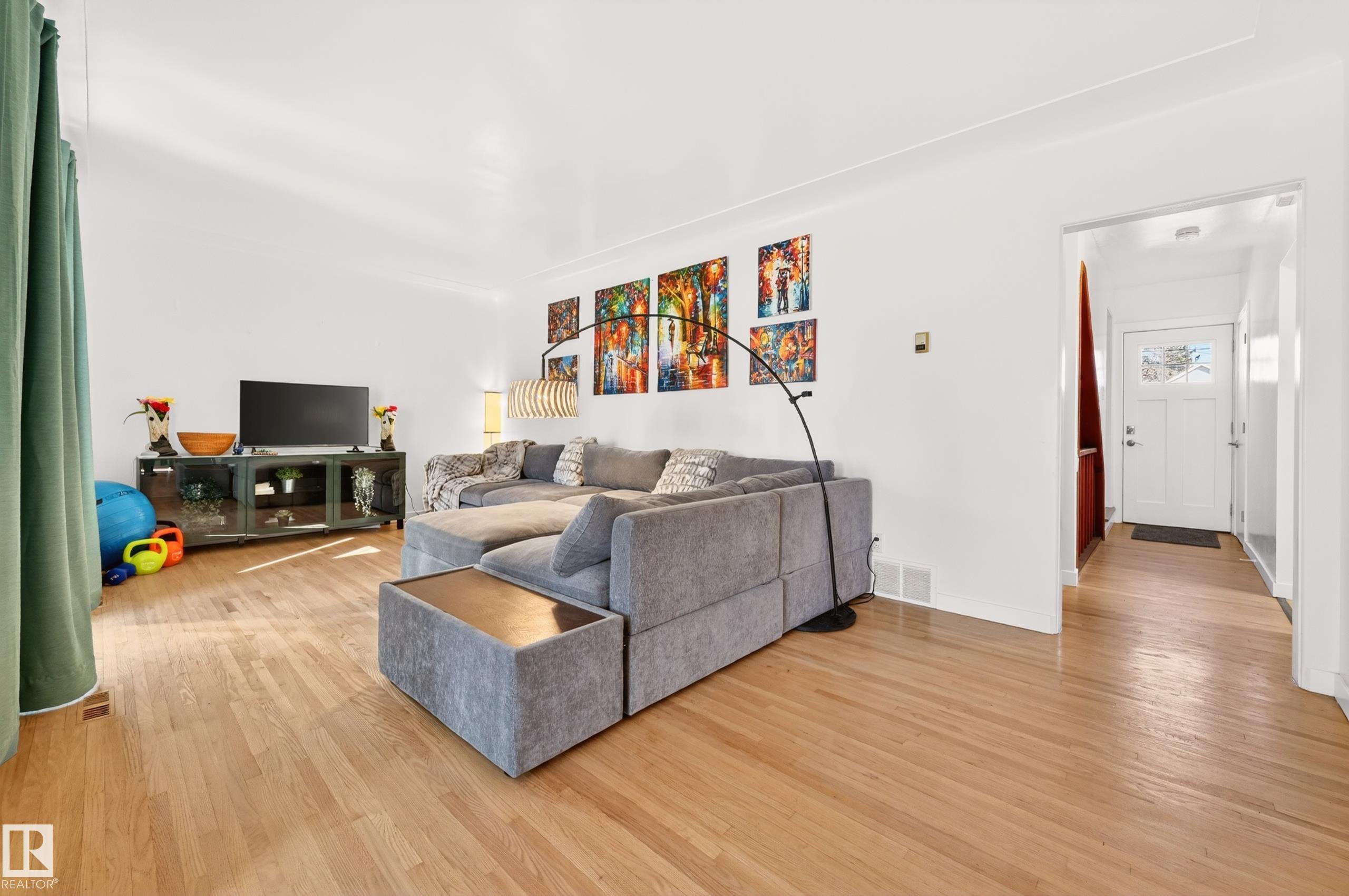 Photo 13 at 6807 112a Street NW, Parkallen, Edmonton