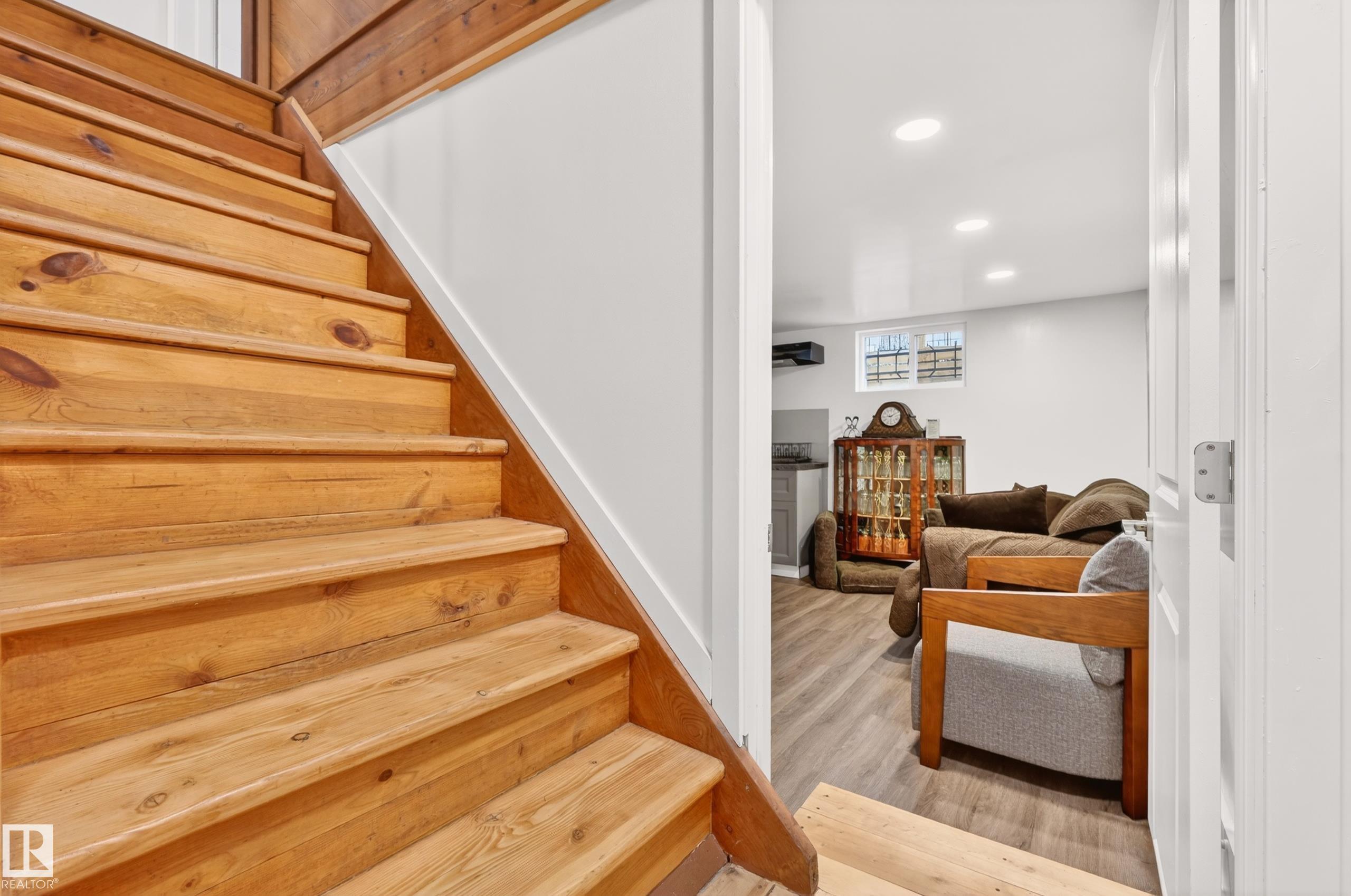 Photo 38 at 6807 112a Street NW, Parkallen, Edmonton