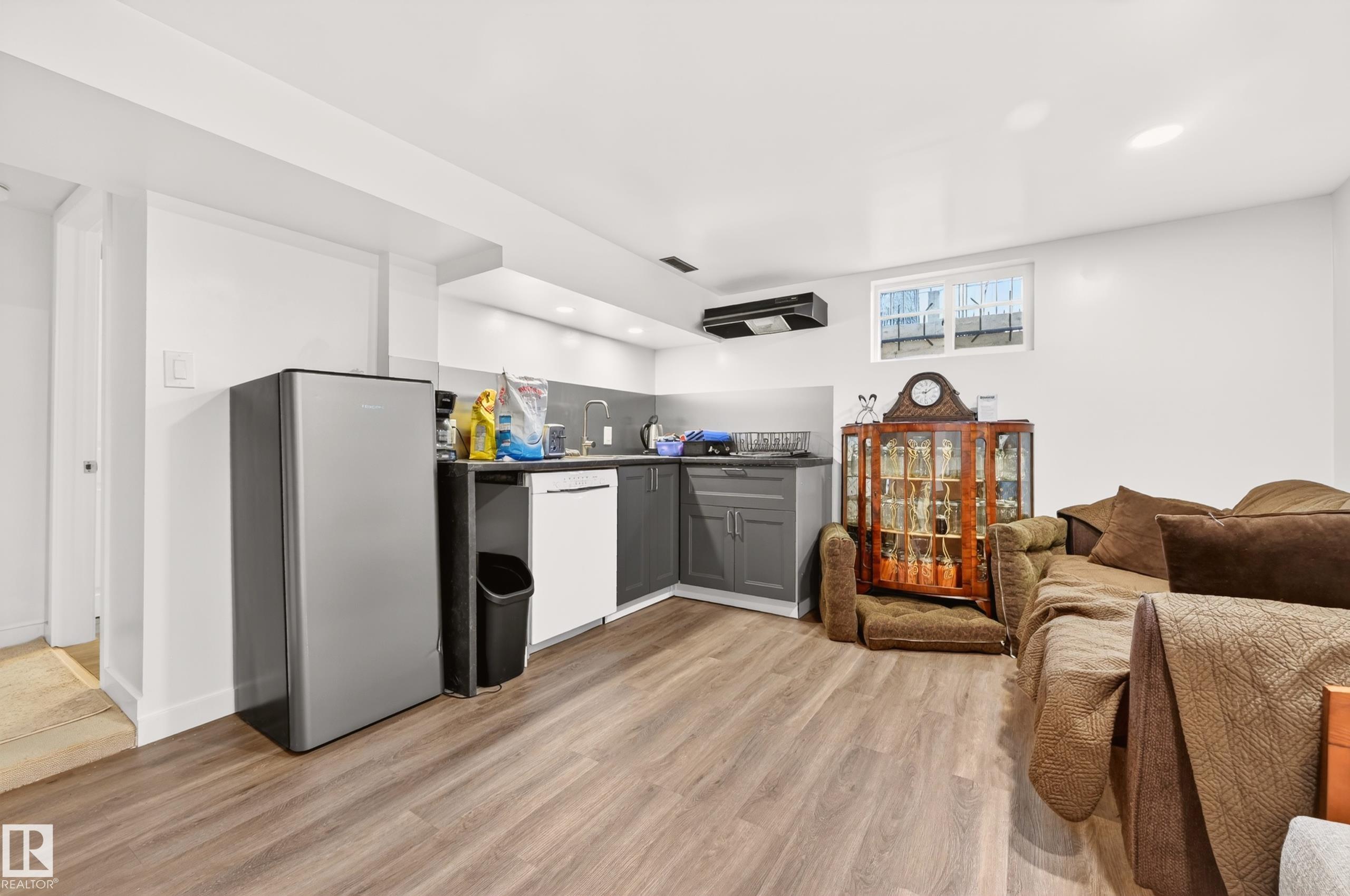 Photo 39 at 6807 112a Street NW, Parkallen, Edmonton