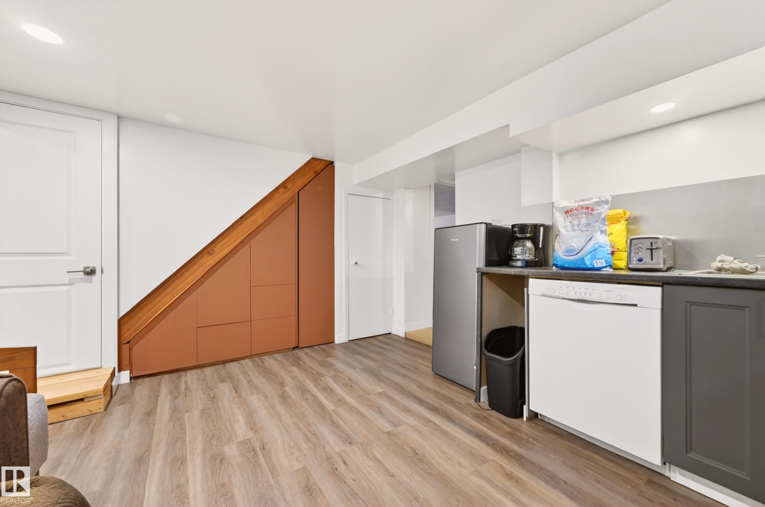 Photo 42 at 6807 112a Street NW, Parkallen, Edmonton