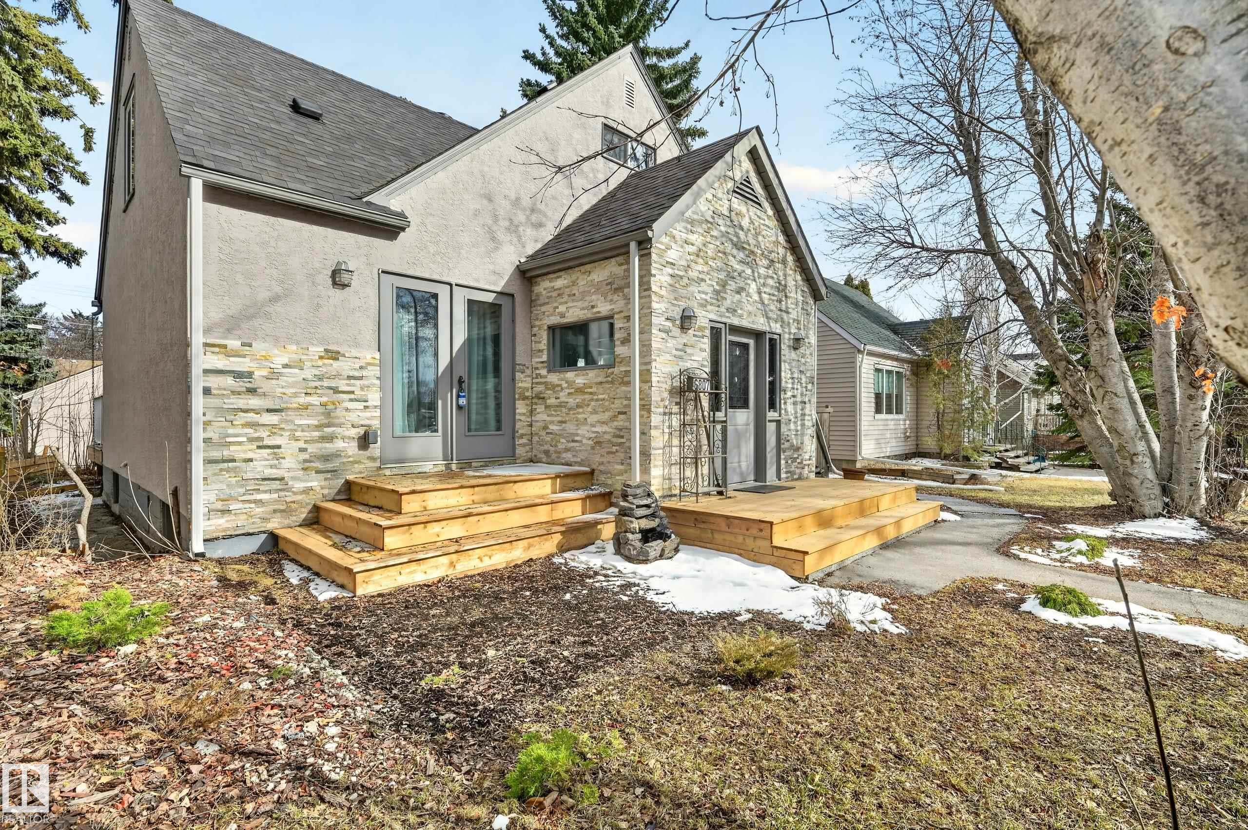 6807 112a Street NW, Parkallen, Edmonton