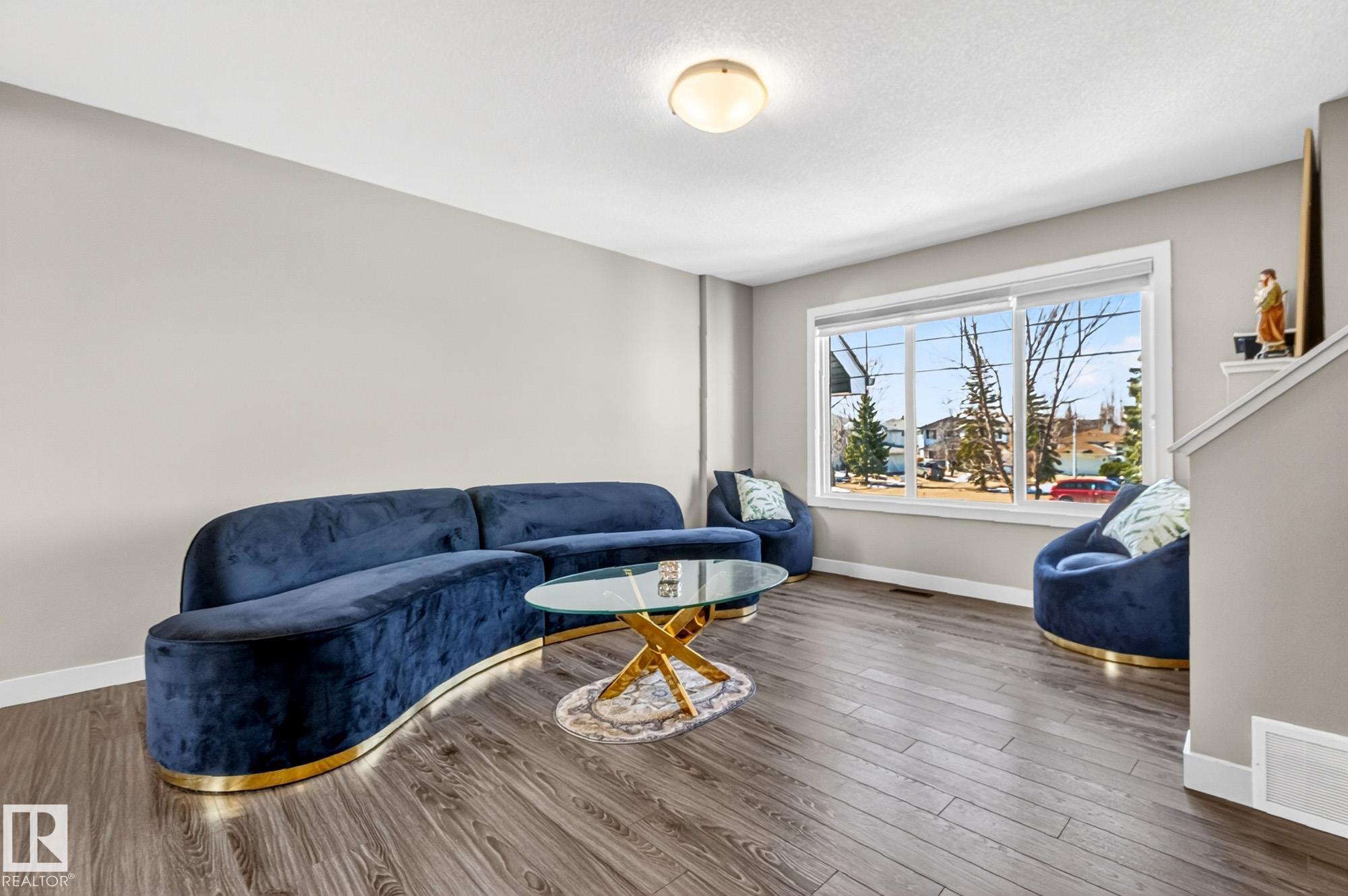 4131 30 Street NW, Larkspur, Edmonton