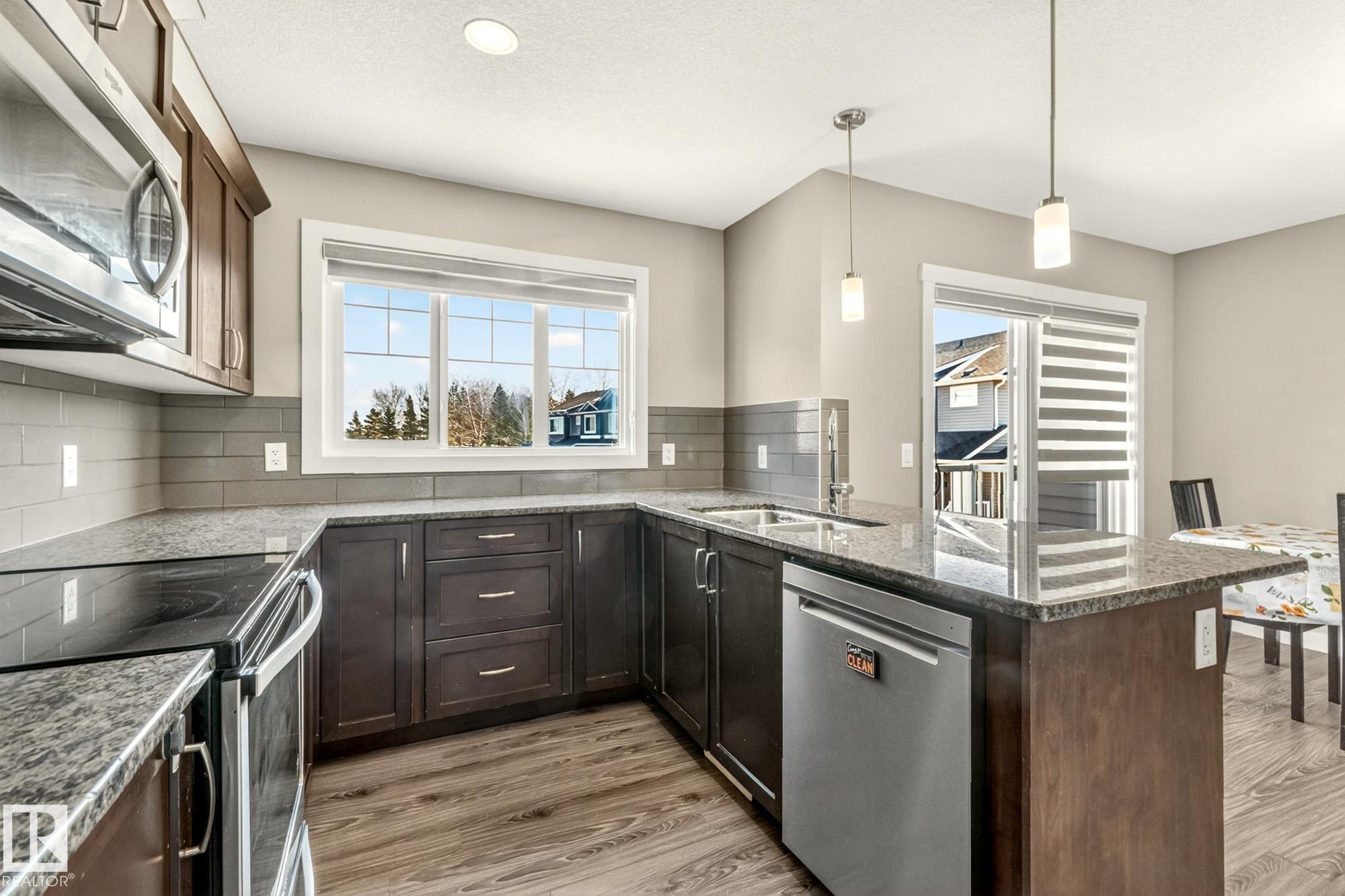 Photo 9 at 4131 30 Street NW, Larkspur, Edmonton