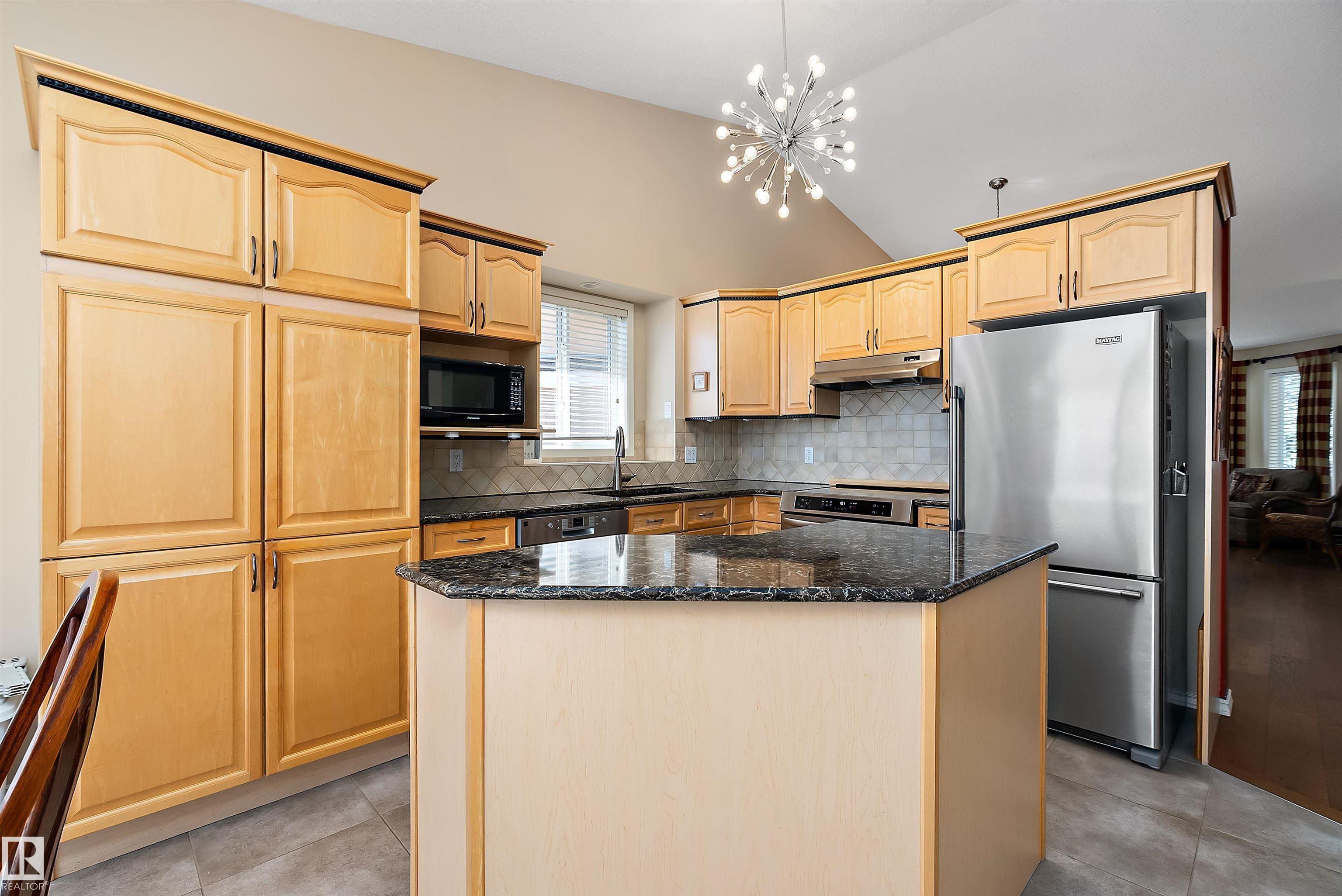 Photo 14 at 14 - 920 119 Street NW, Twin Brooks, Edmonton