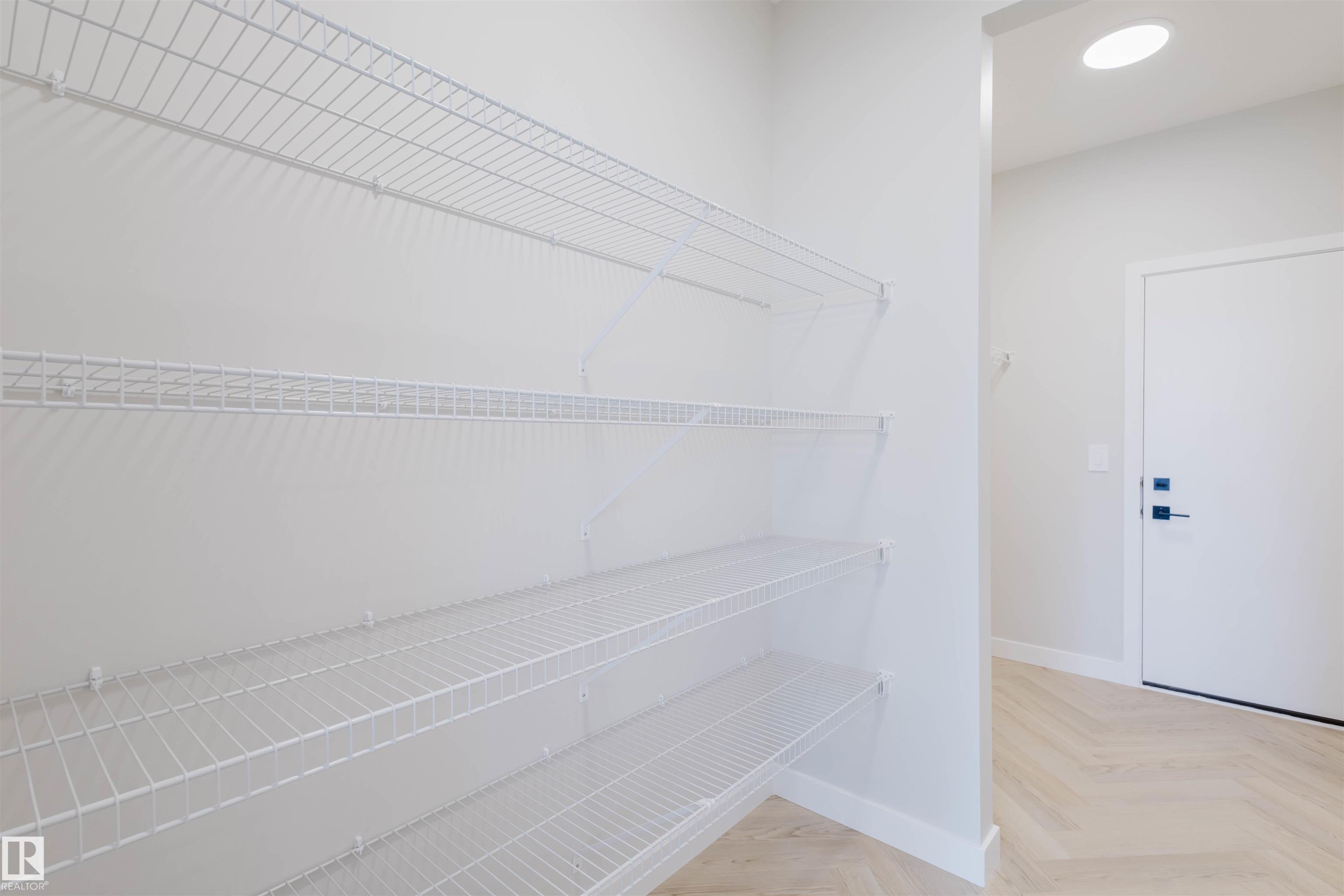 27 Cessy Street, Chérot, St. Albert