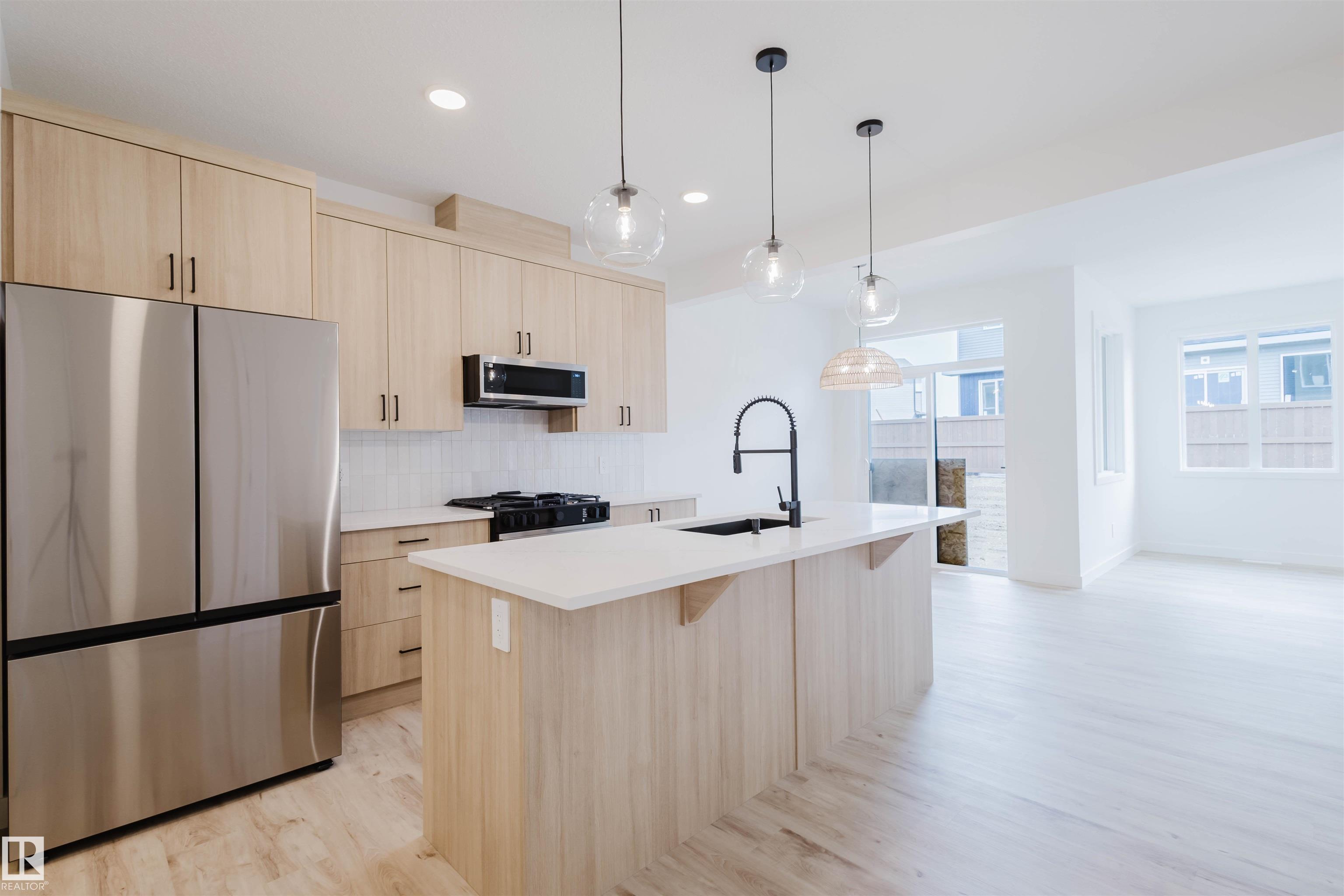 8253 Kiriak Loop SW, Keswick, Edmonton