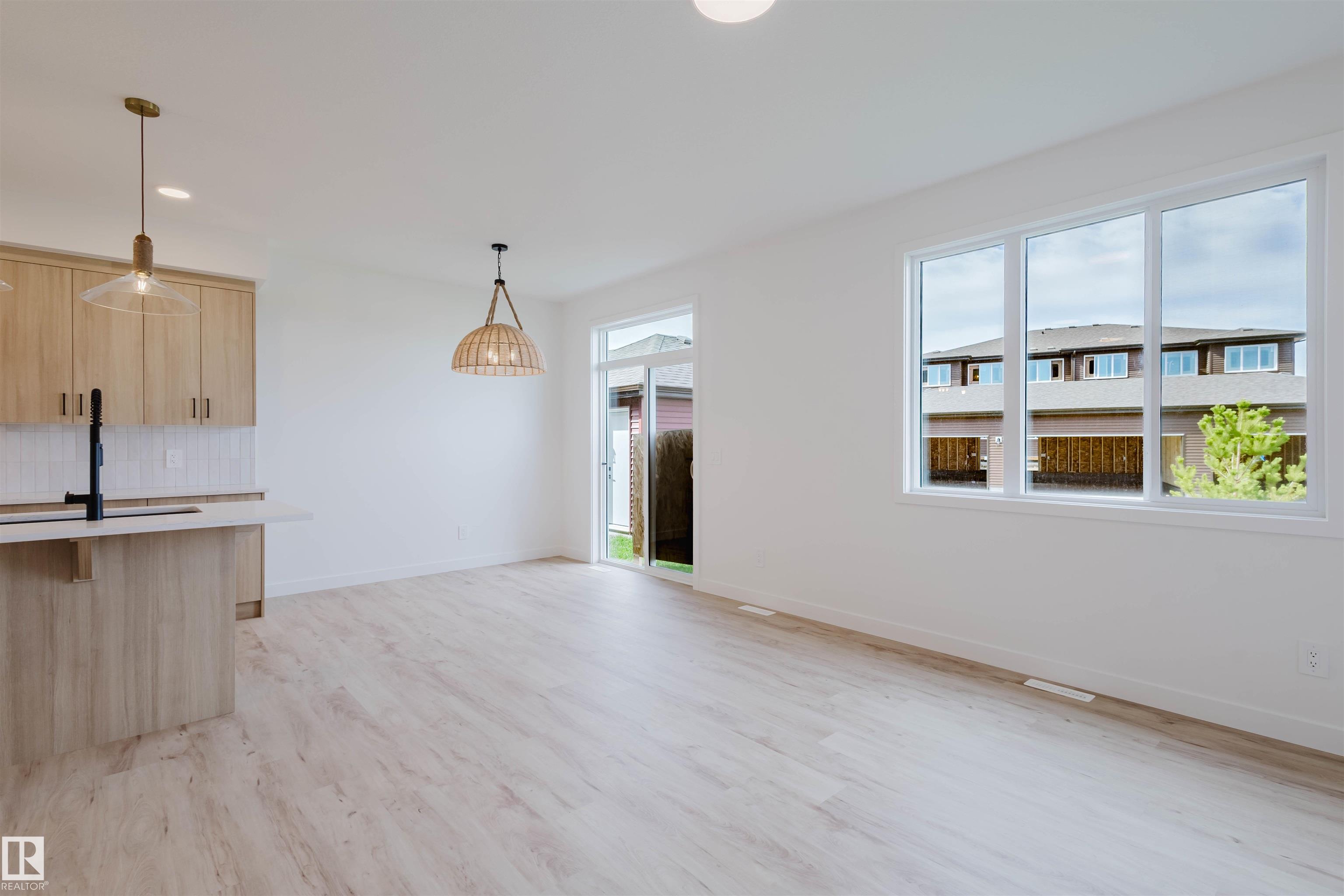 Photo 12 at 43 Chartres Close, Chérot, St. Albert