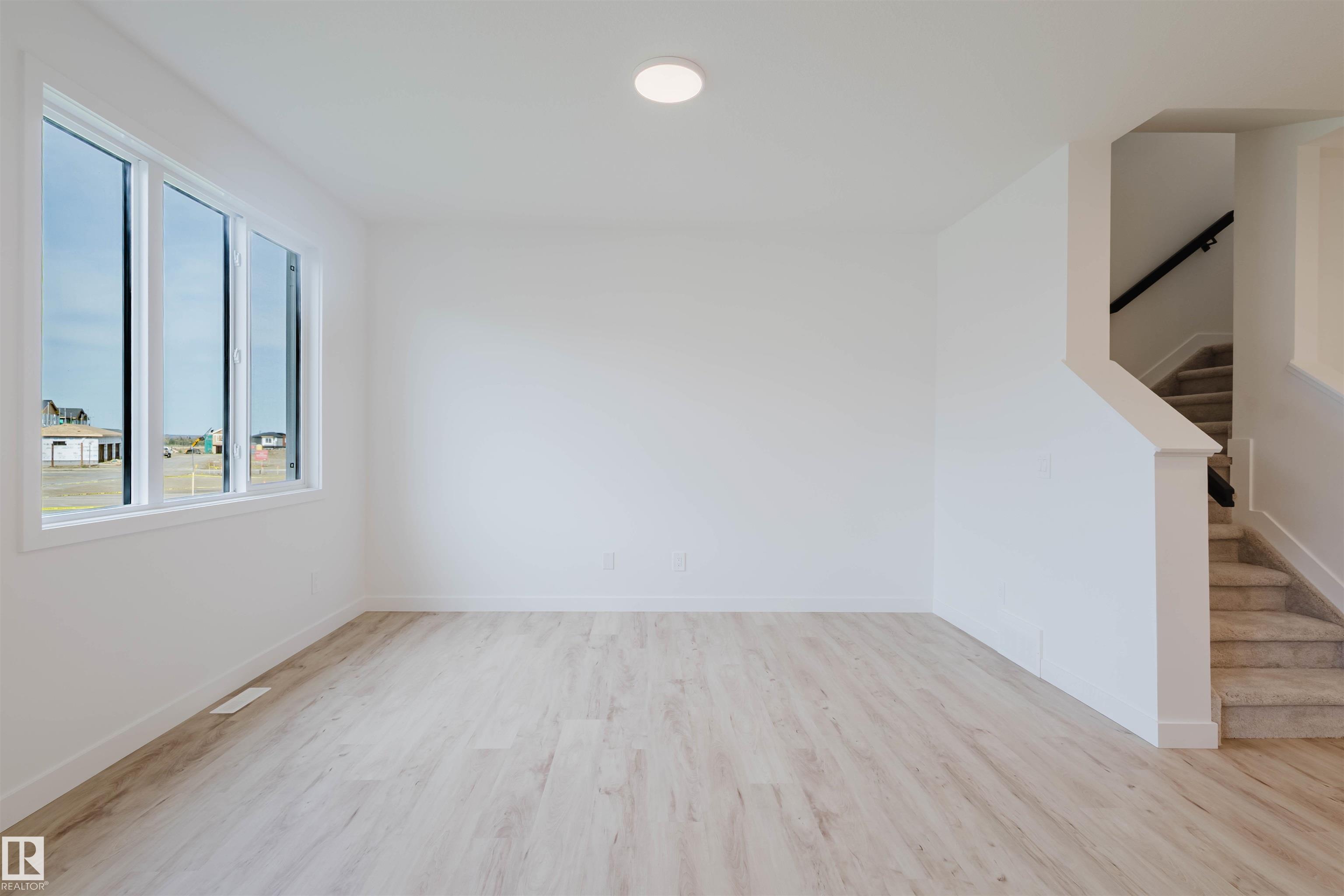 Photo 15 at 43 Chartres Close, Chérot, St. Albert