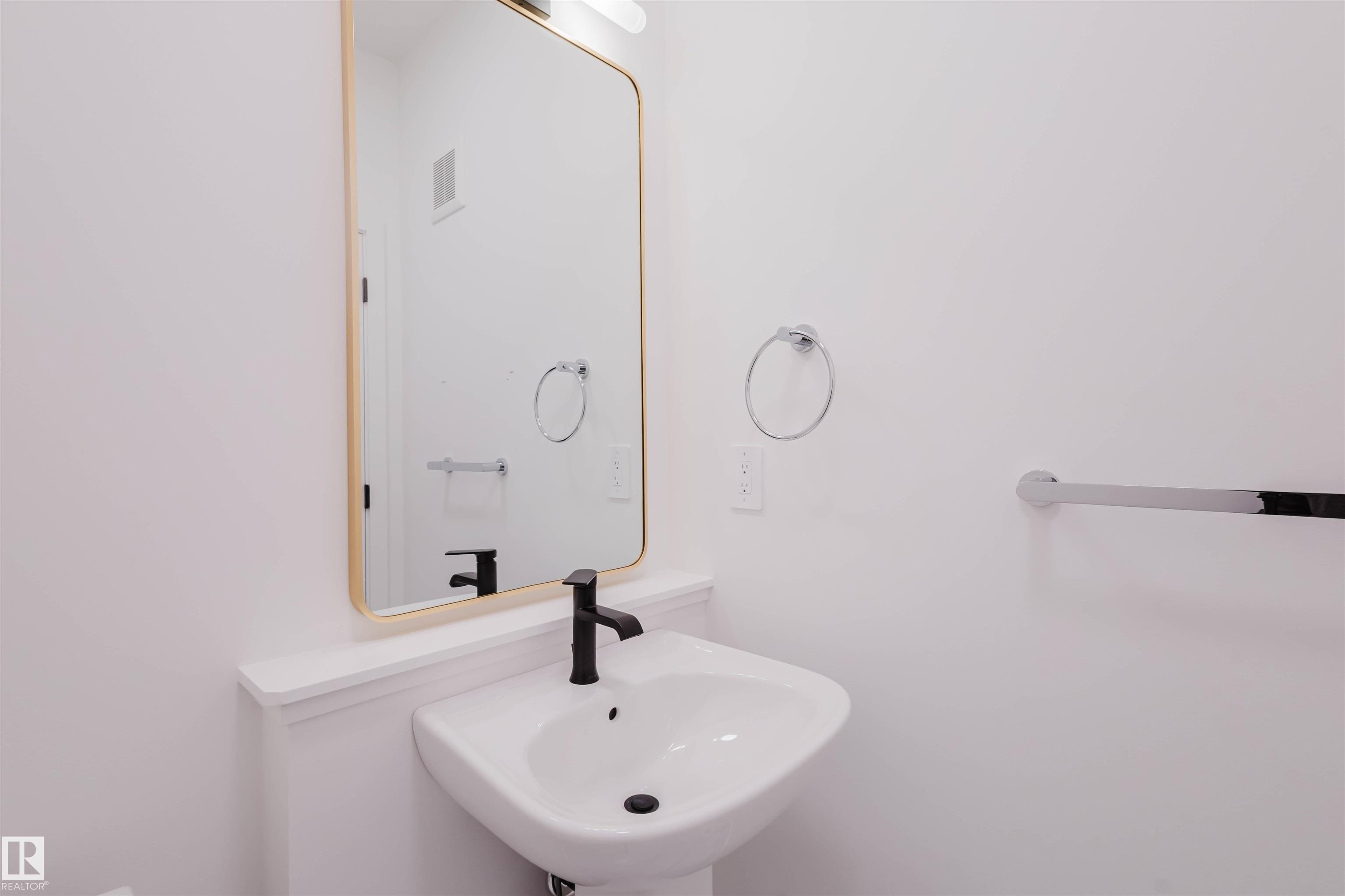 43 Chartres Close, Chérot, St. Albert