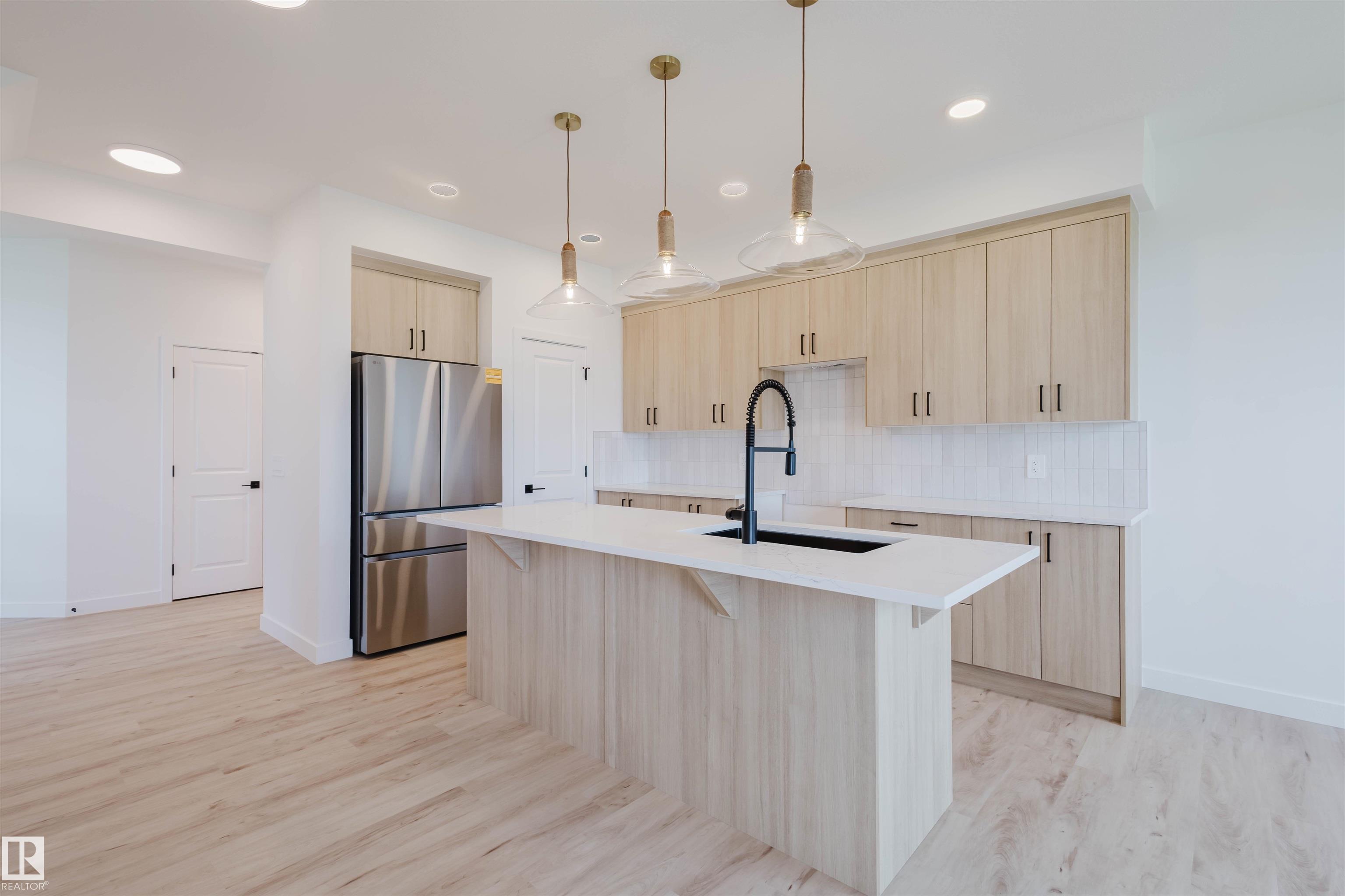 Photo 6 at 43 Chartres Close, Chérot, St. Albert