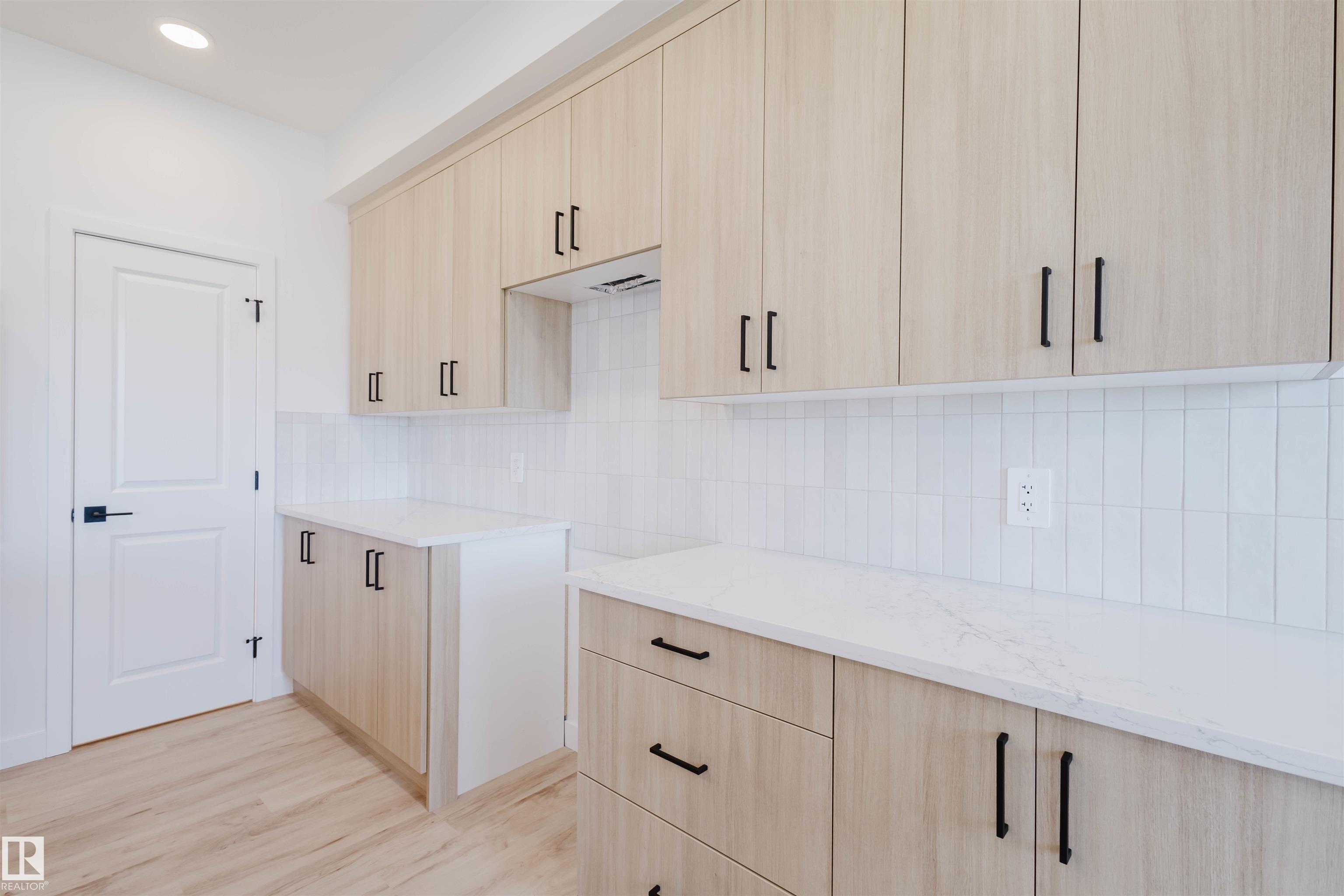 Photo 7 at 43 Chartres Close, Chérot, St. Albert