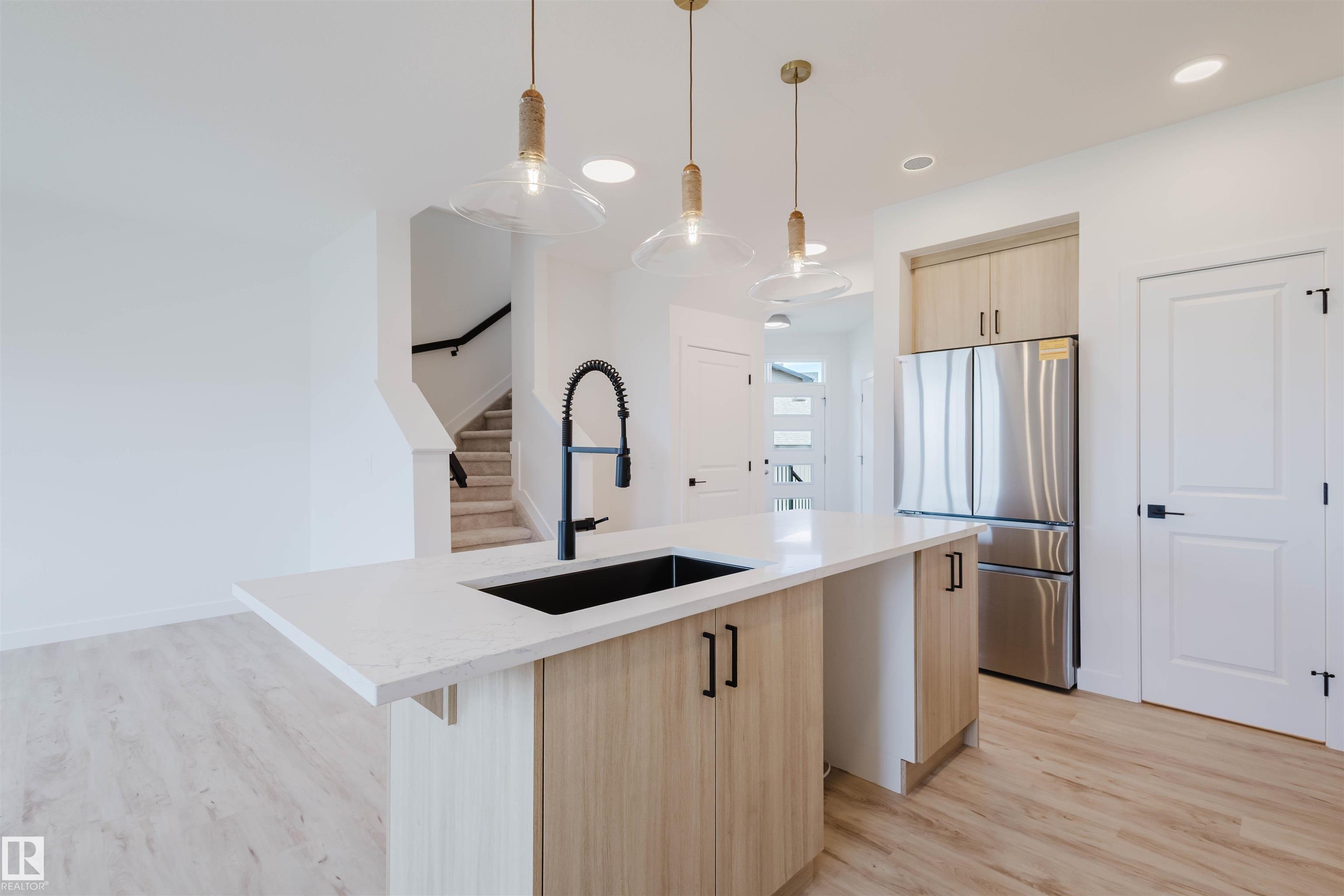 Photo 8 at 43 Chartres Close, Chérot, St. Albert