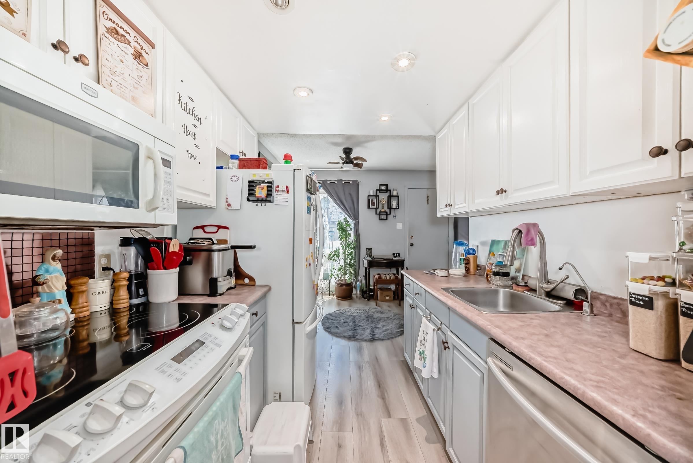 Photo 11 at 582 Abbottsfield Road NW, Abbottsfield, Edmonton