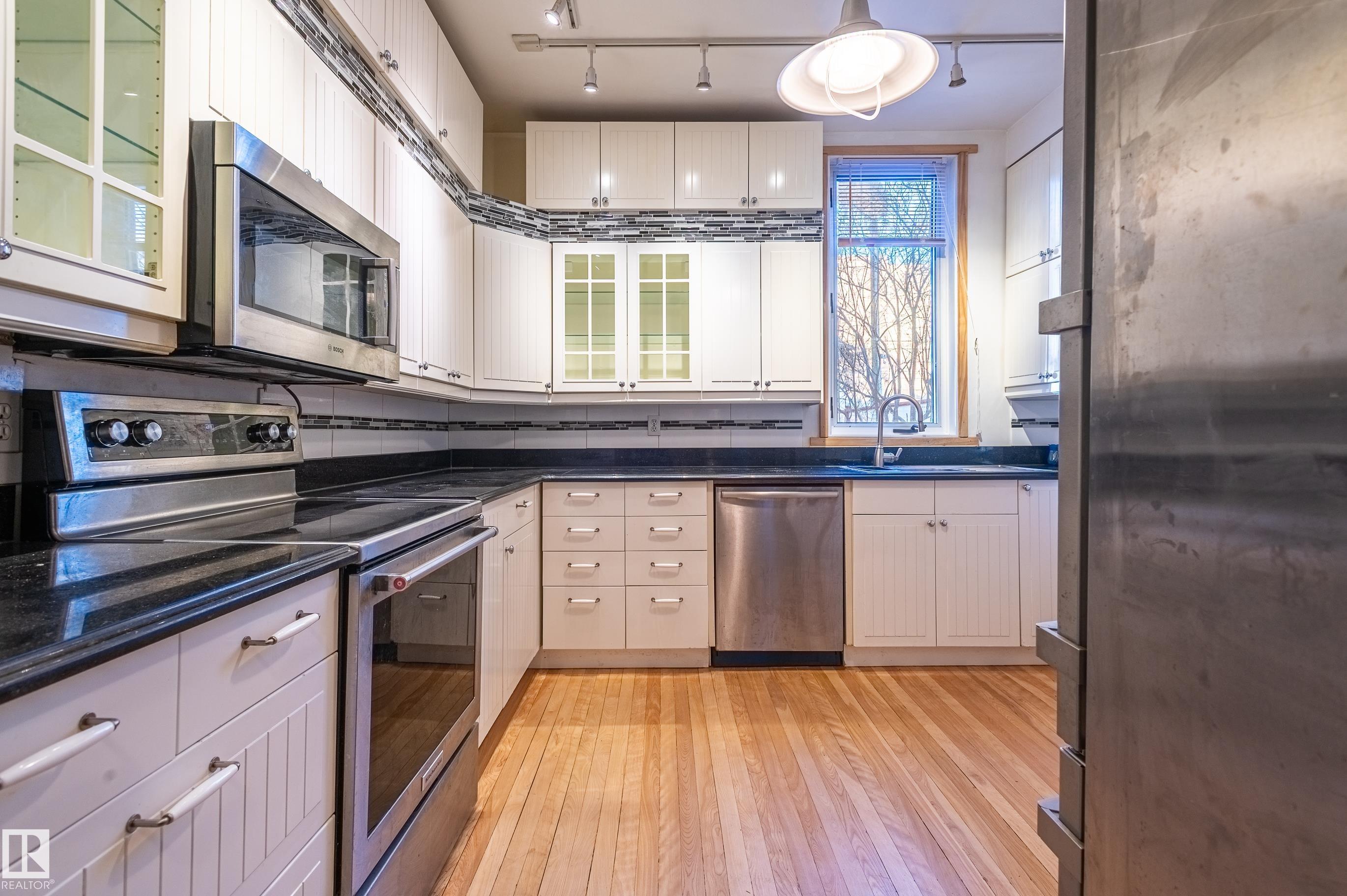 Photo 20 at 10918 81 Avenue NW, Garneau, Edmonton