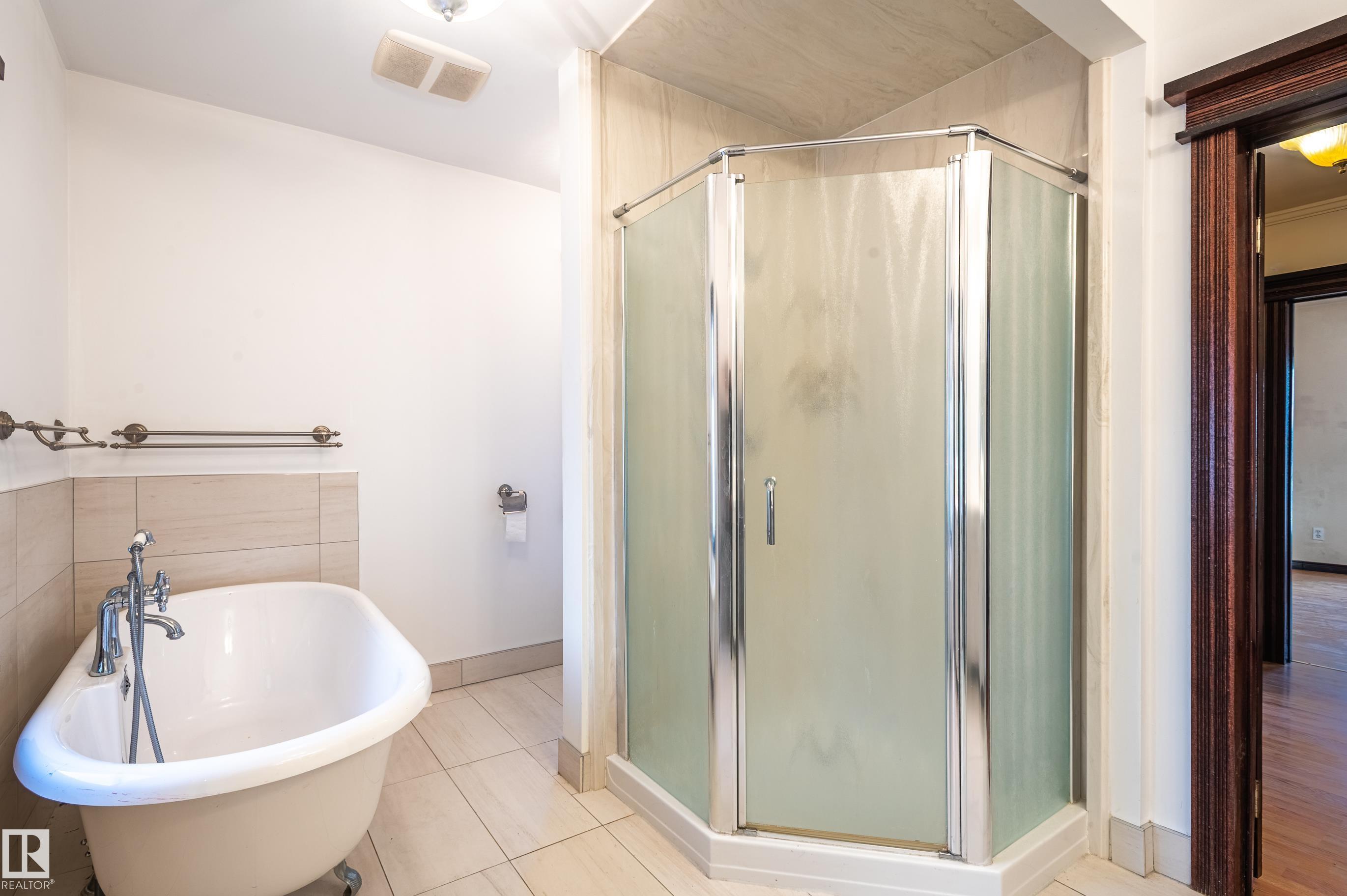 Photo 42 at 10918 81 Avenue NW, Garneau, Edmonton