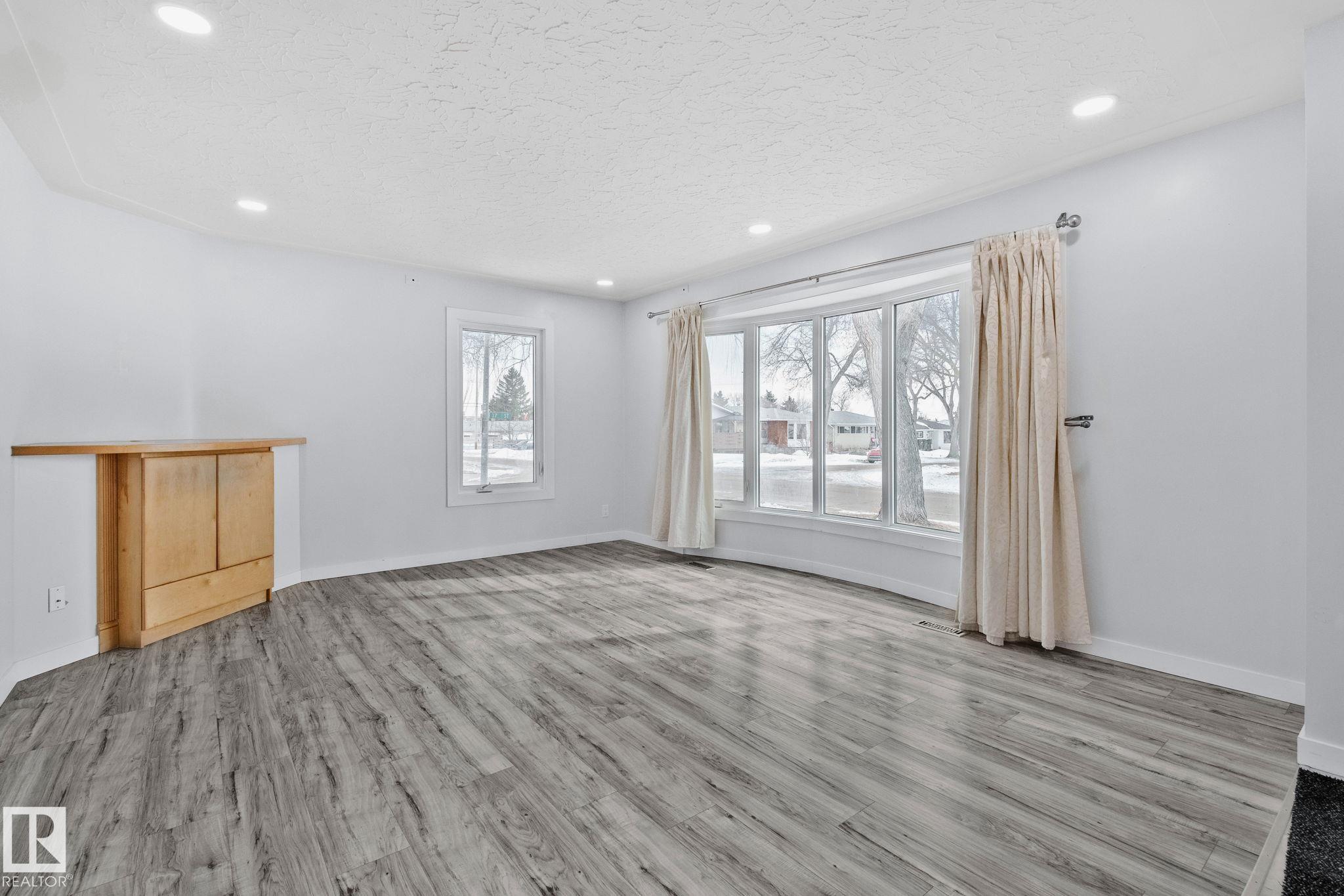 12002 37 Street NW, Beacon Heights, Edmonton