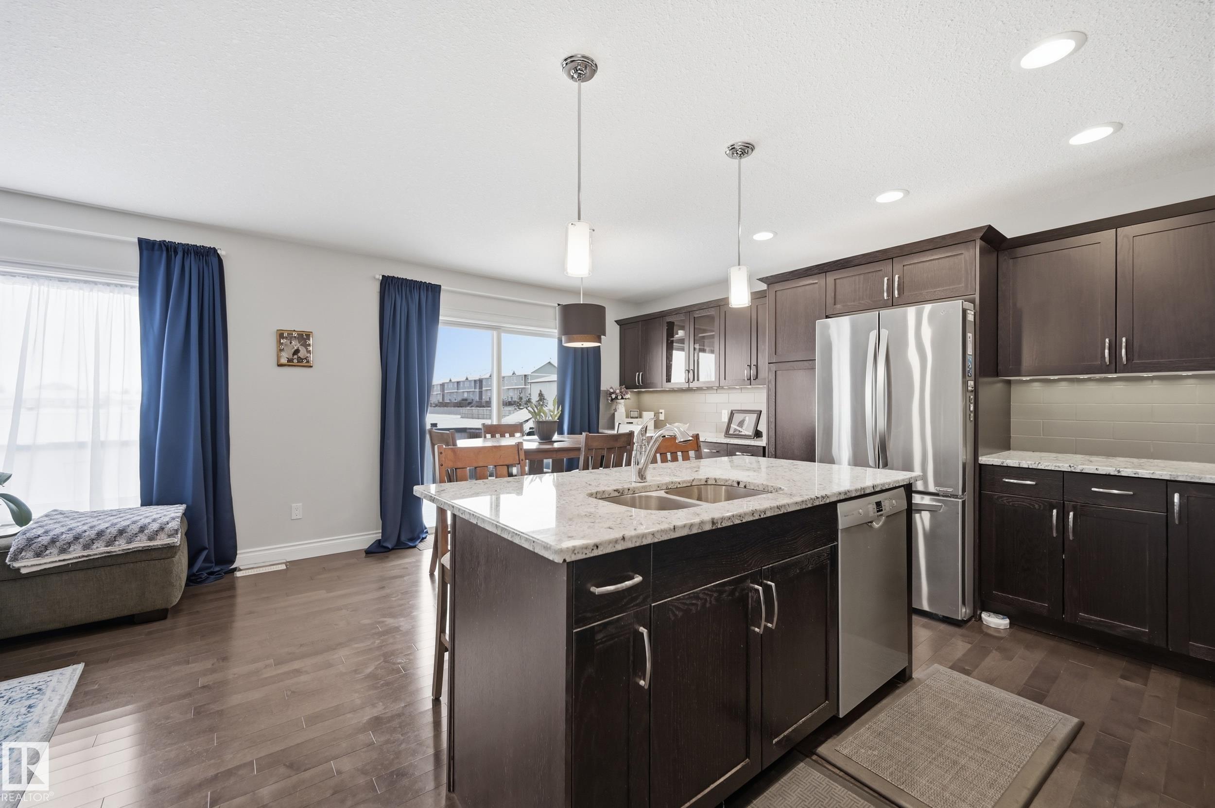 9807 103 Avenue, Morinville