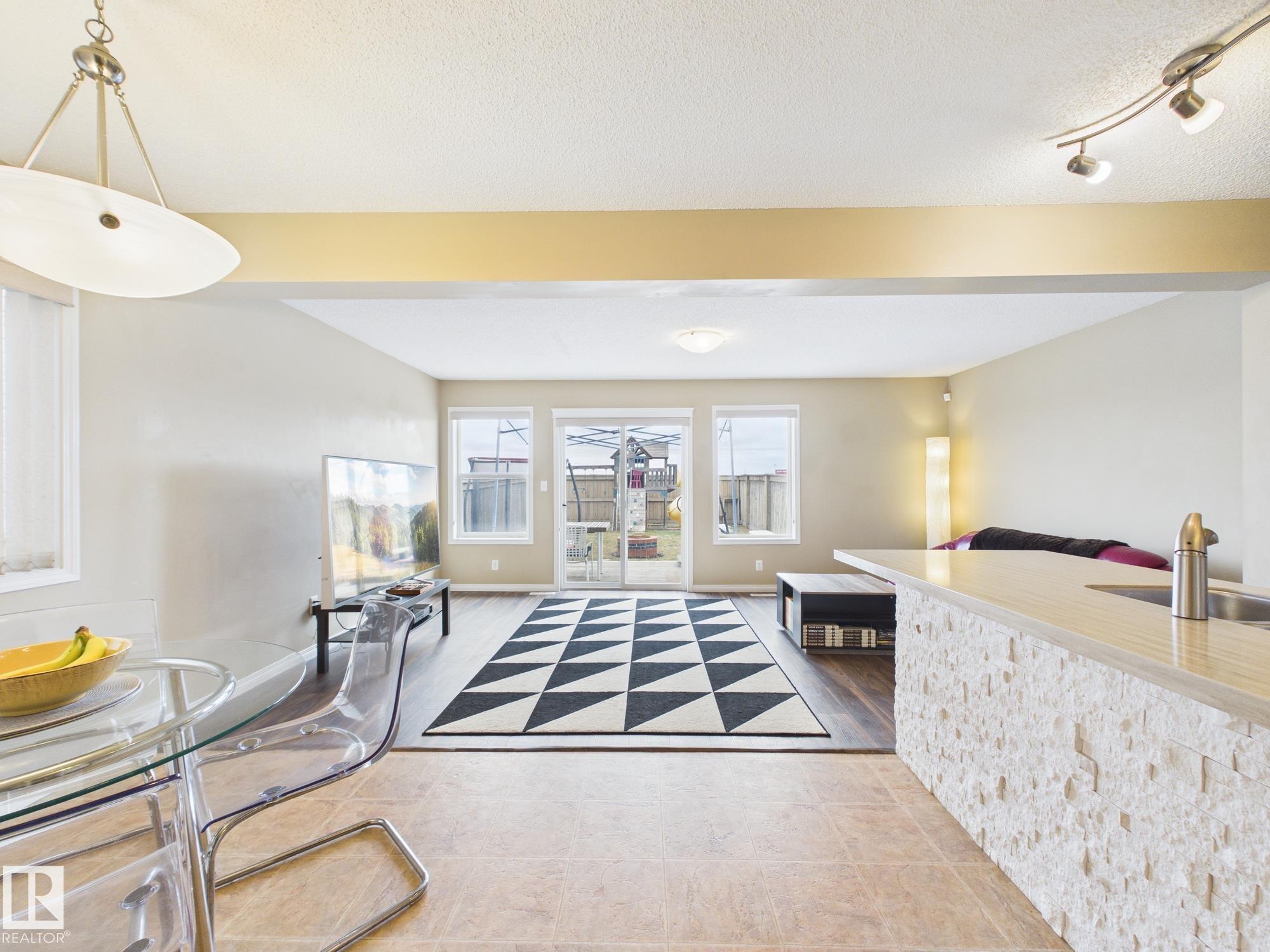 Photo 11 at 9073 Scott Crescent NW, South Terwillegar, Edmonton